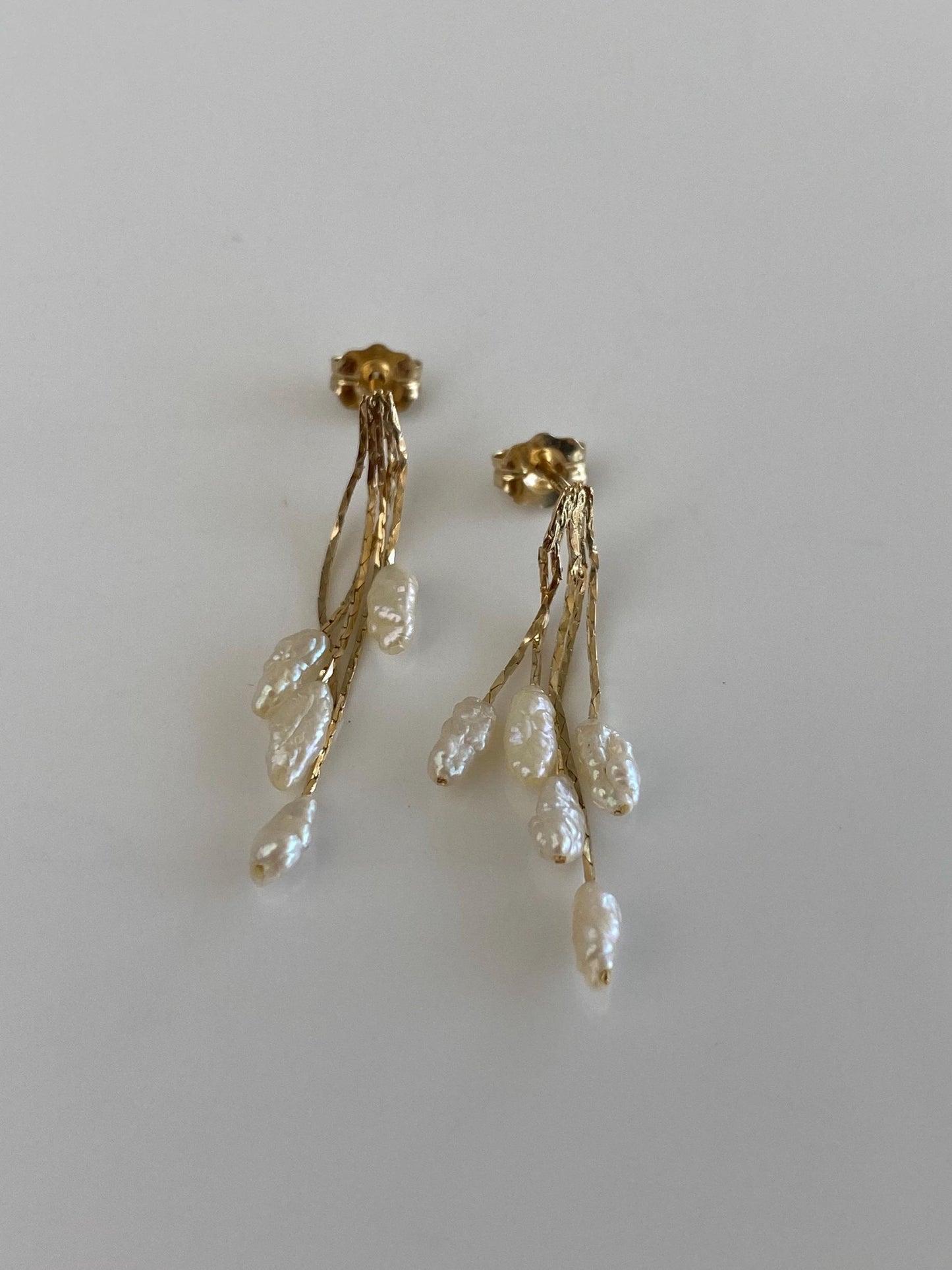 Vintage Solid 14k Yellow Gold Pearls Triangle Link Chain Fringe Stud Earrings