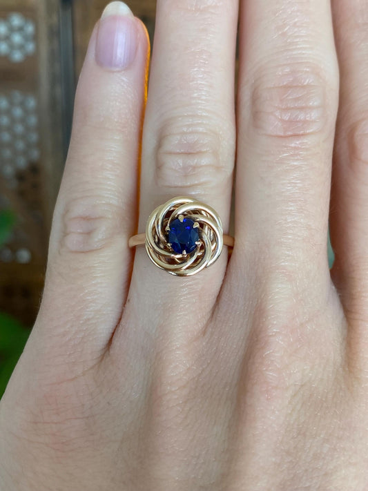 Vintage Solid 14k Yellow Gold Blue Sapphire Knot Ring - Size 5.5