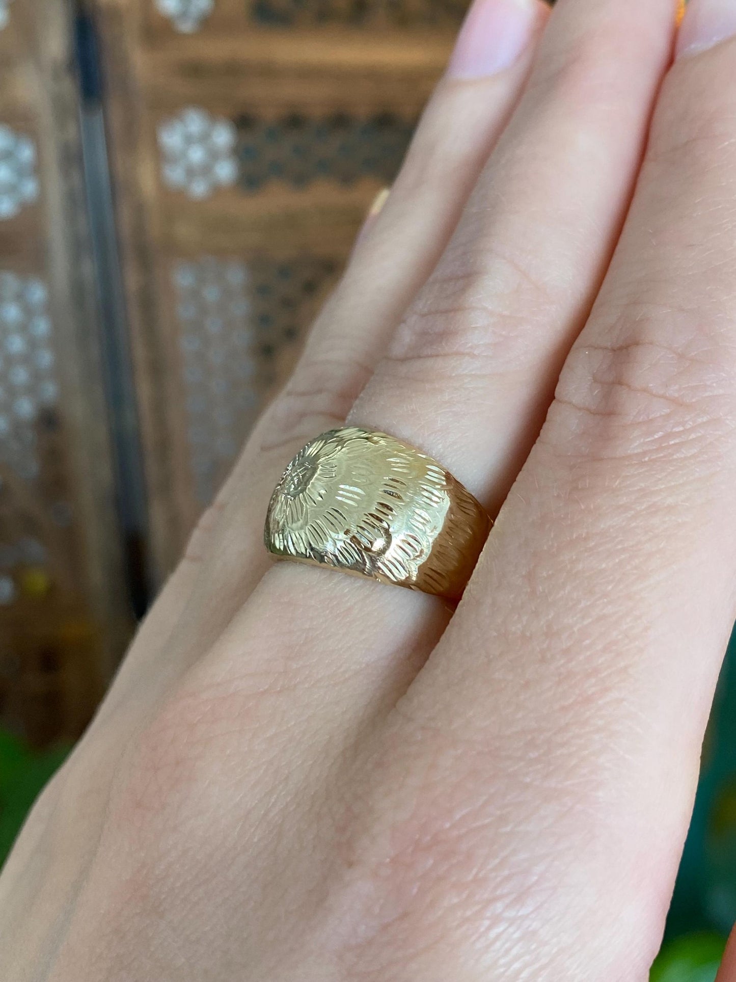 Vintage Solid 14k Yellow Gold Diamond Cut Domed Ring - Size 5.75