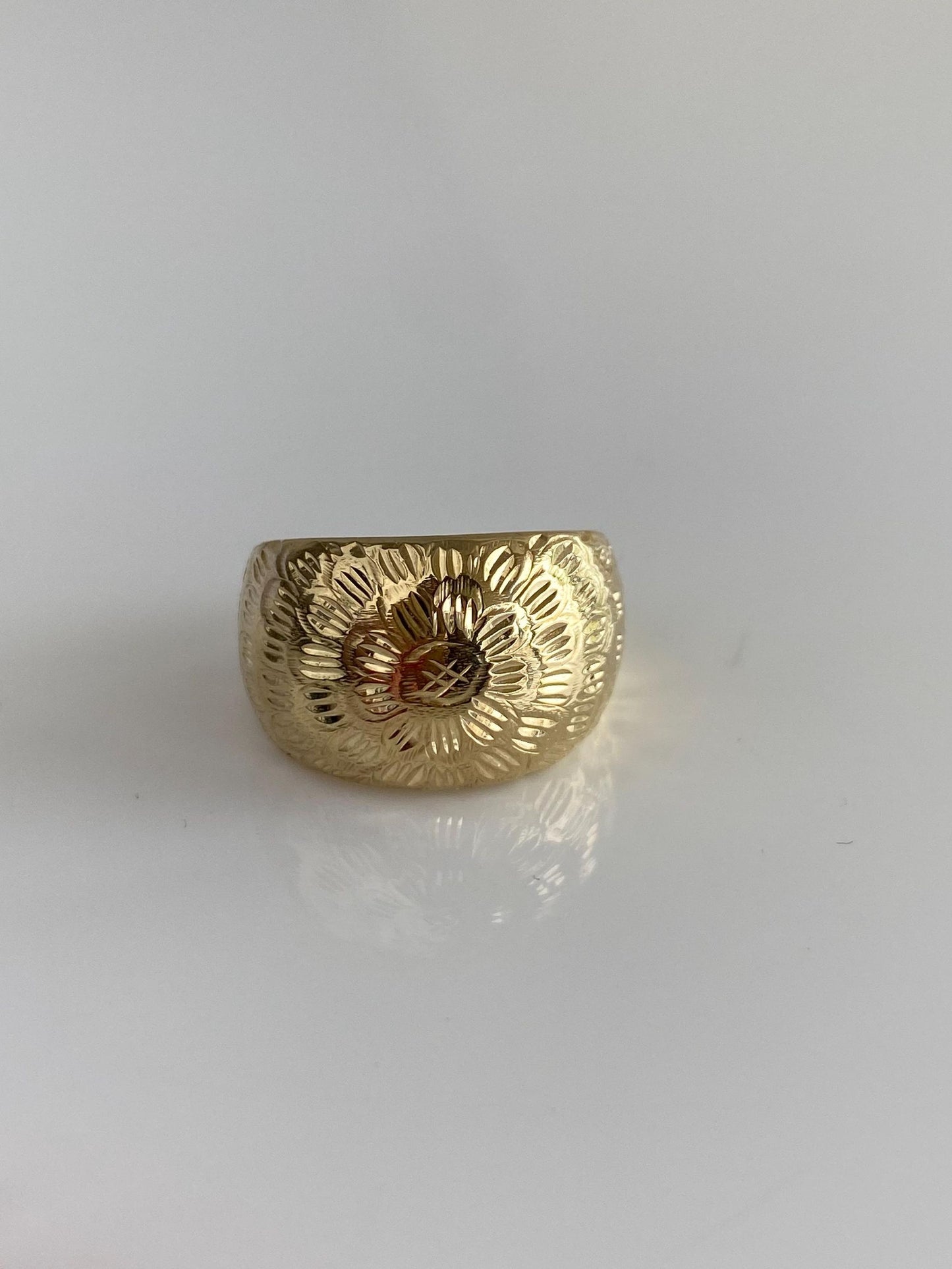 Vintage Solid 14k Yellow Gold Diamond Cut Domed Ring - Size 5.75