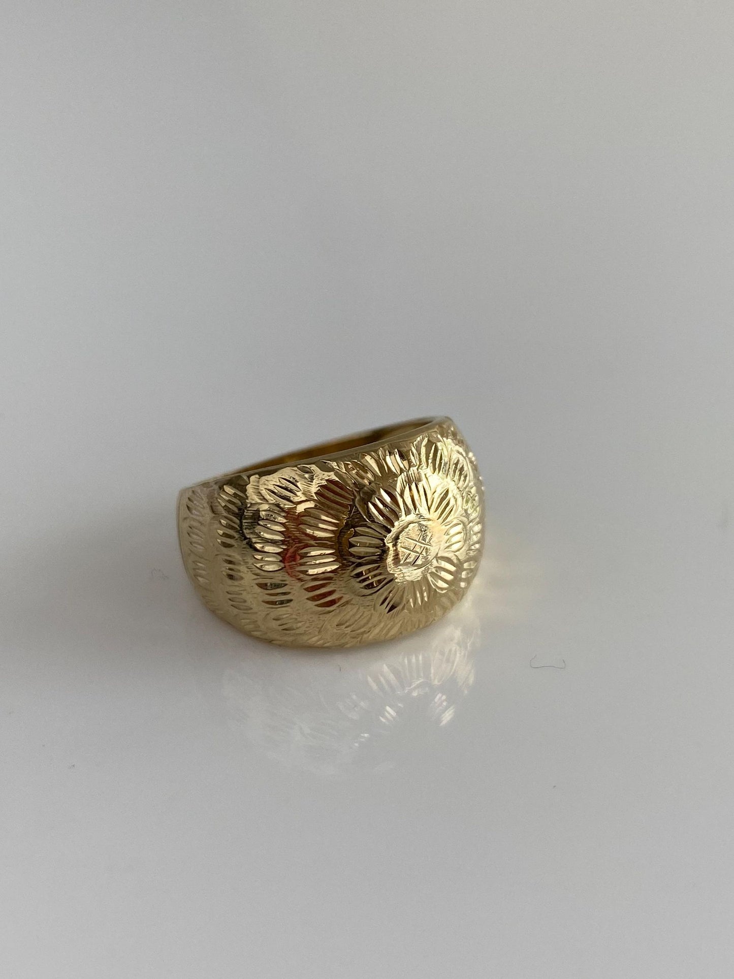 Vintage Solid 14k Yellow Gold Diamond Cut Domed Ring - Size 5.75