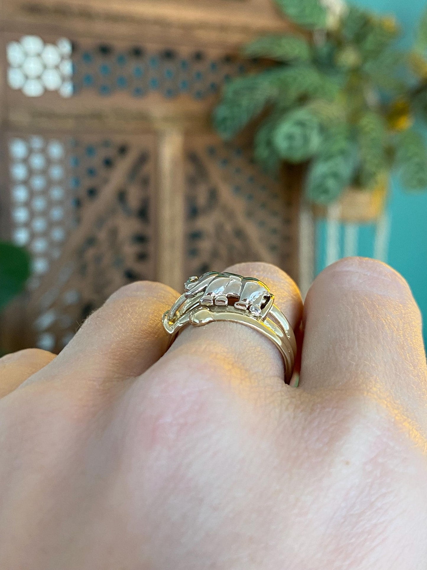 Vintage Solid 14k White & Yellow Gold Articulated Elephant Fidget Ring - Size 7.75