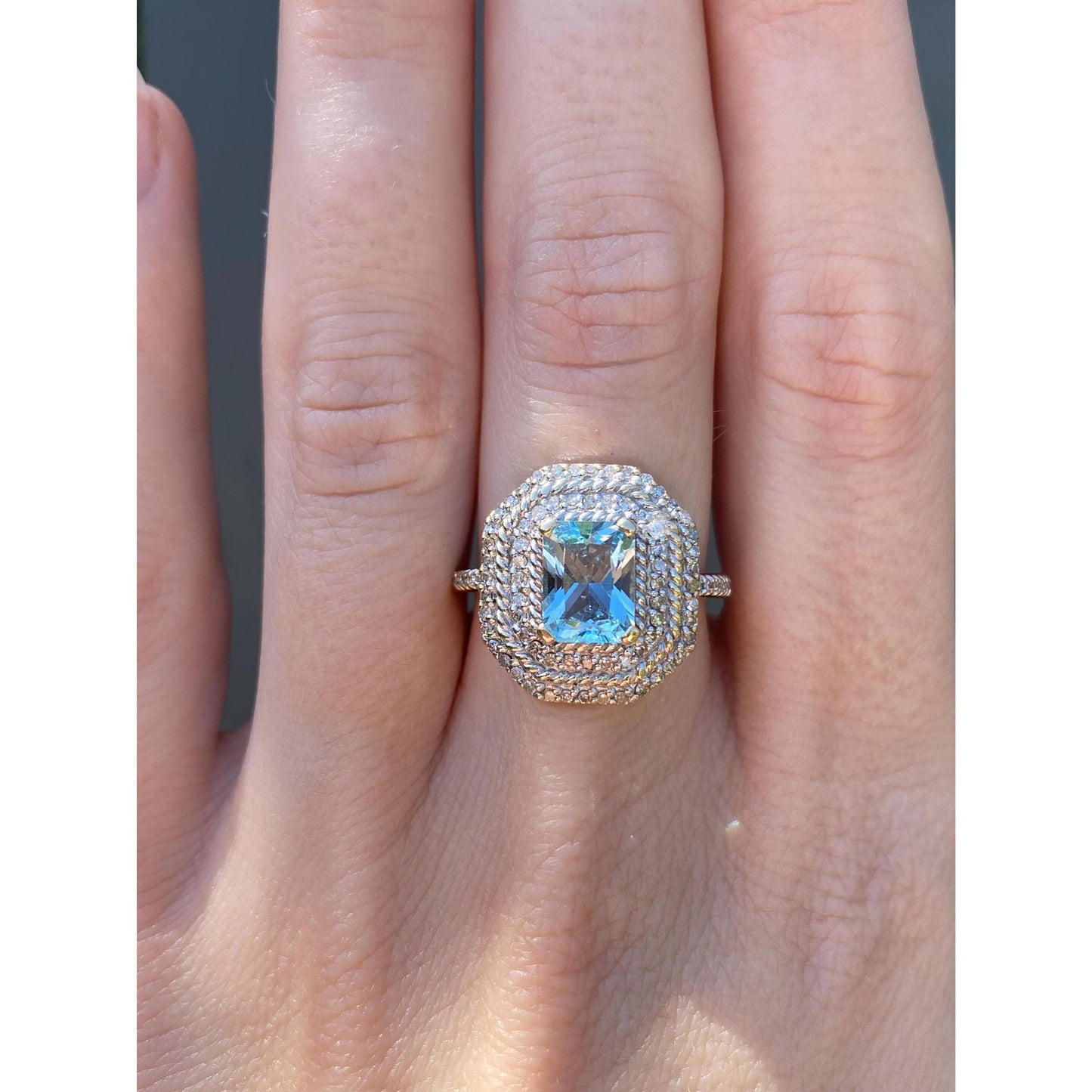 Vintage Solid 14k White & Yellow Gold Diamond Aquamarine Ring - Size 6.75