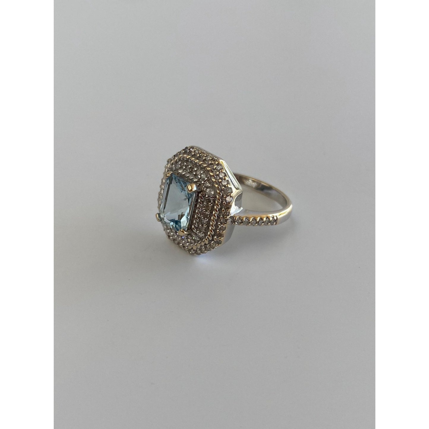Vintage Solid 14k White & Yellow Gold Diamond Aquamarine Ring - Size 6.75