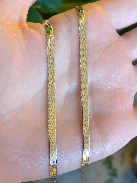 Vintage Solid 14k Yellow Gold Herringbone Chain Necklace - 18 inches