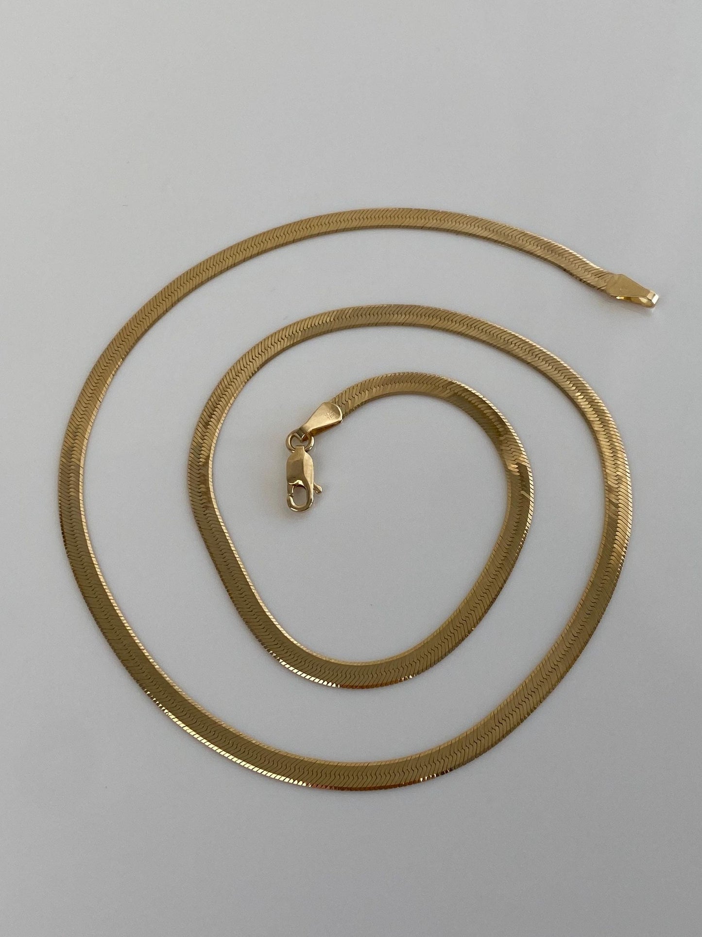 Vintage Solid 14k Yellow Gold Herringbone Chain Necklace - 18 inches