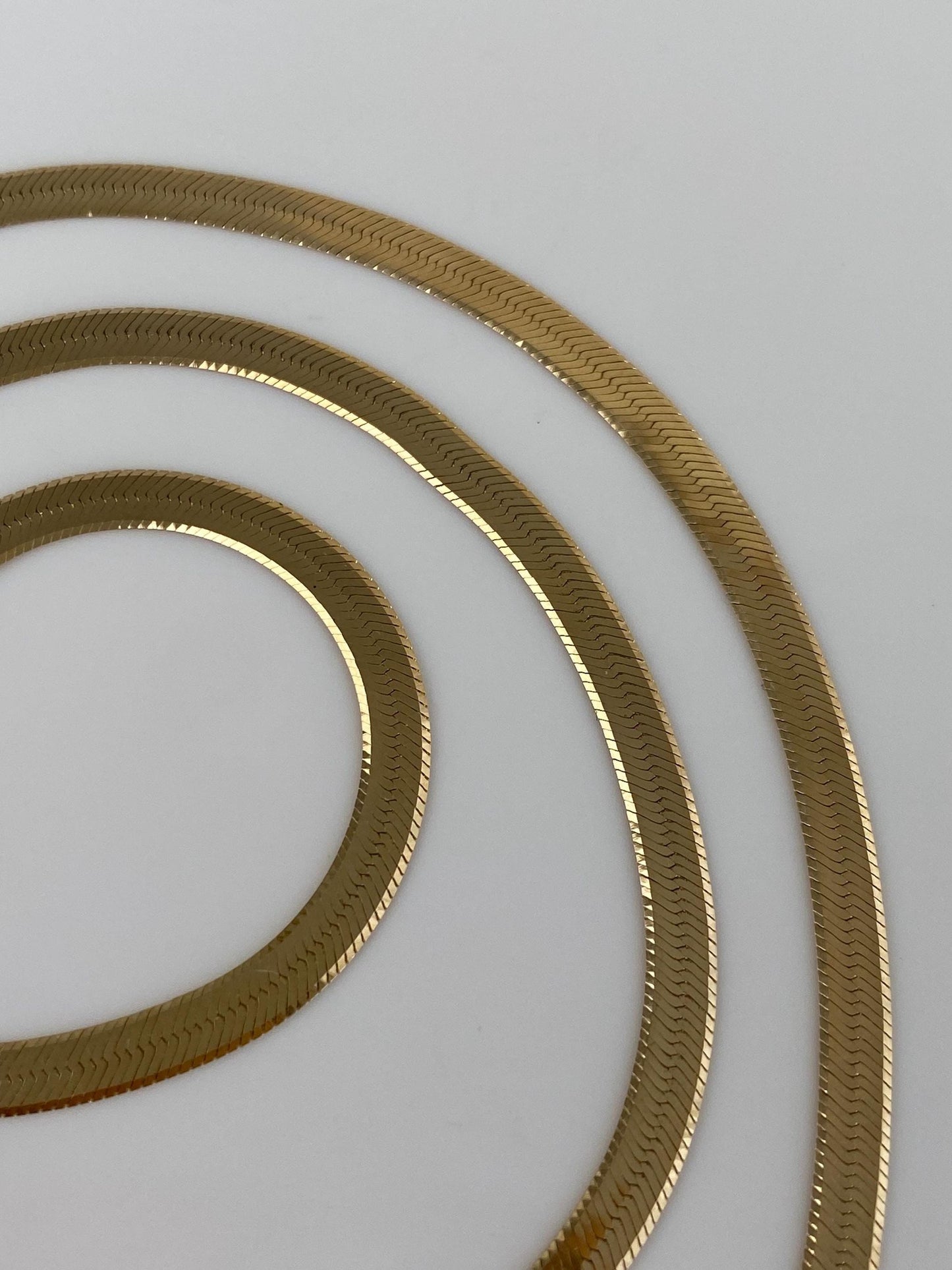 Vintage Solid 14k Yellow Gold Herringbone Chain Necklace - 18 inches