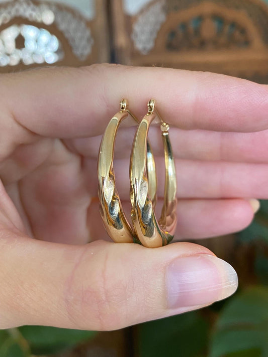 Vintage 14k Yellow Gold Tapered Twist Design Hoop Earrings
