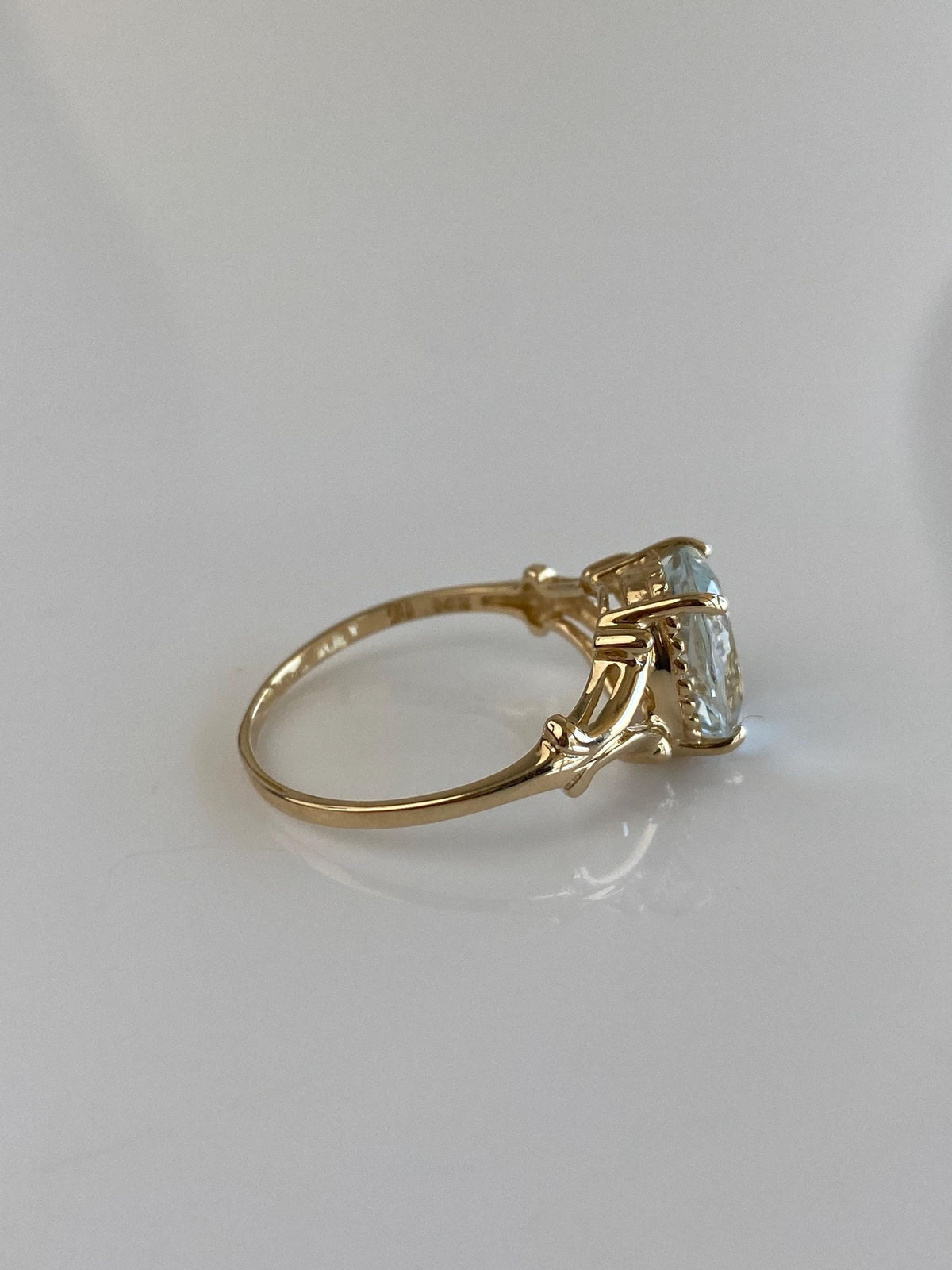 Vintage Solid 14k Yellow Gold Clear Quartz Ring - Size 7.75
