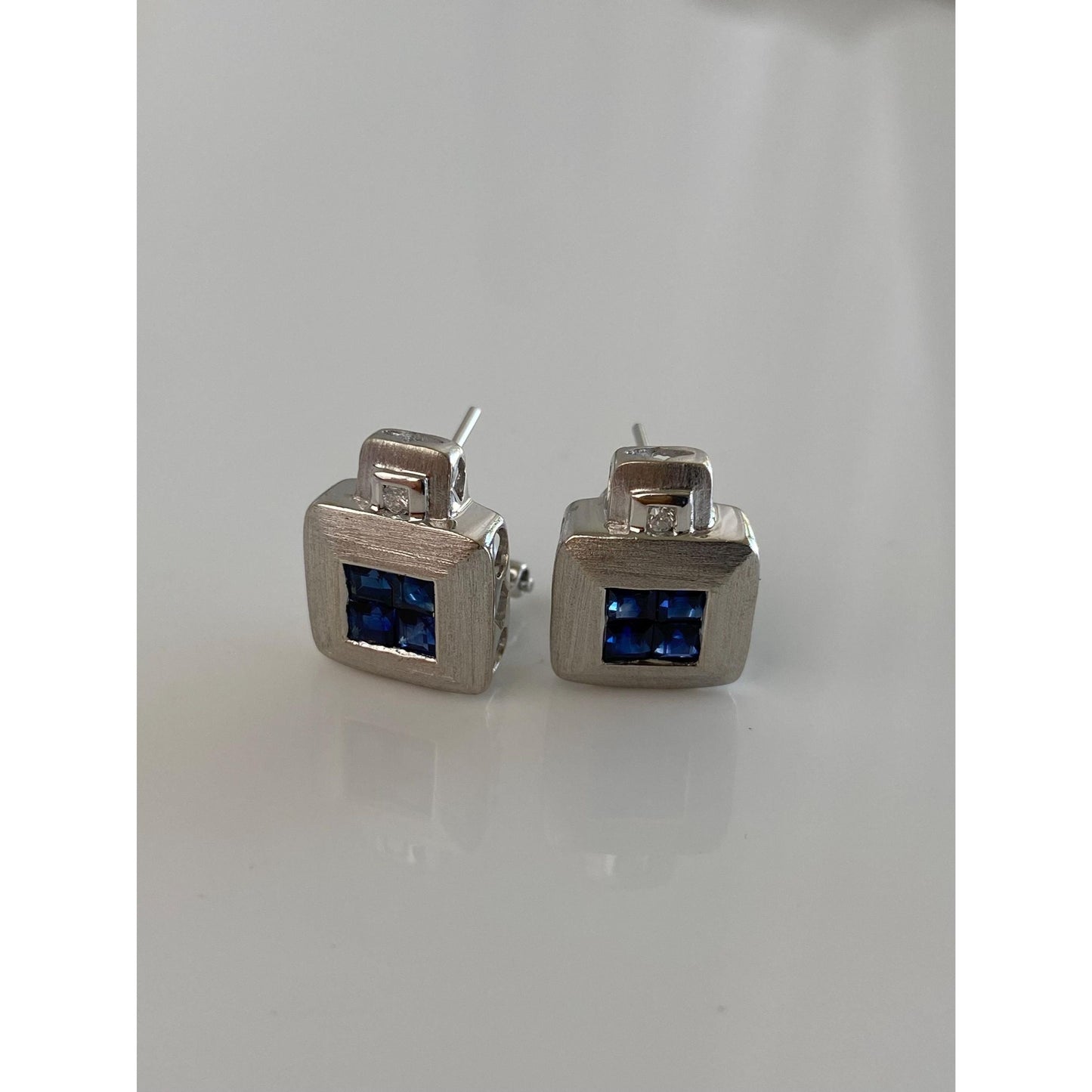 Vintage Solid 14k White Gold Diamond Blue Sapphire Stud Earrings