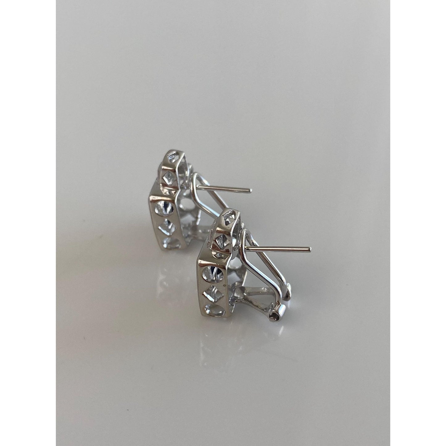 Vintage Solid 14k White Gold Diamond Blue Sapphire Stud Earrings