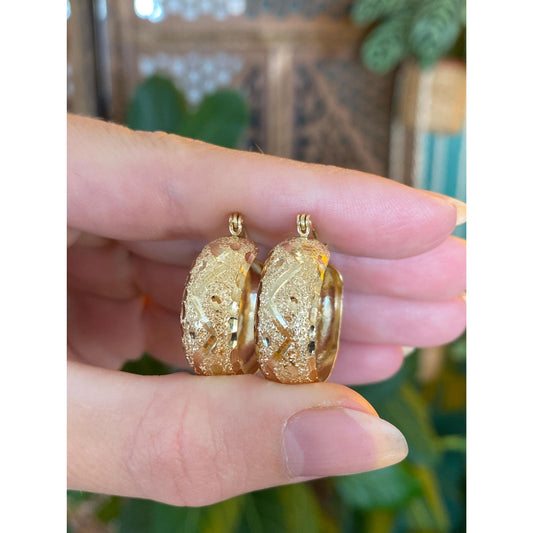 Vintage Solid 10k Yellow Gold Diamond Cut Hoop Earrings