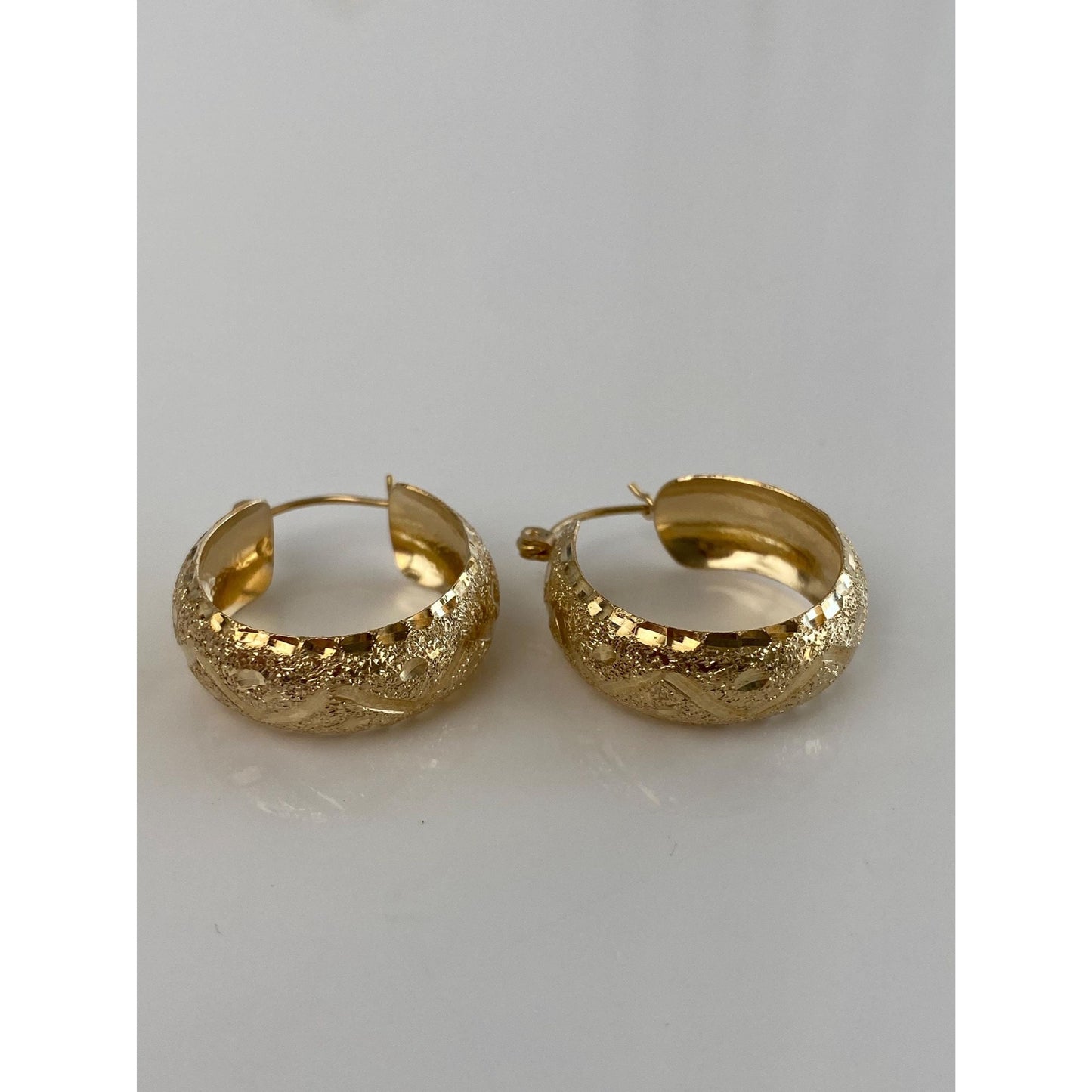 Vintage Solid 10k Yellow Gold Diamond Cut Hoop Earrings