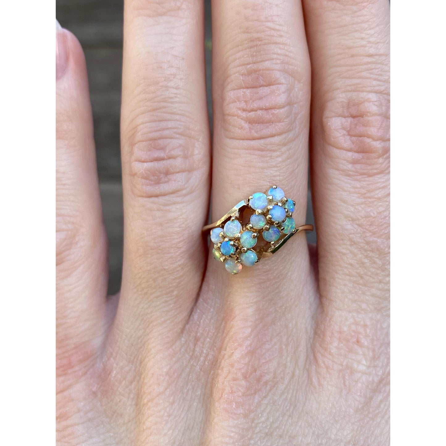 Vintage Solid 10k Yellow Gold Opal Flowers Twist Ring - Size 6.75