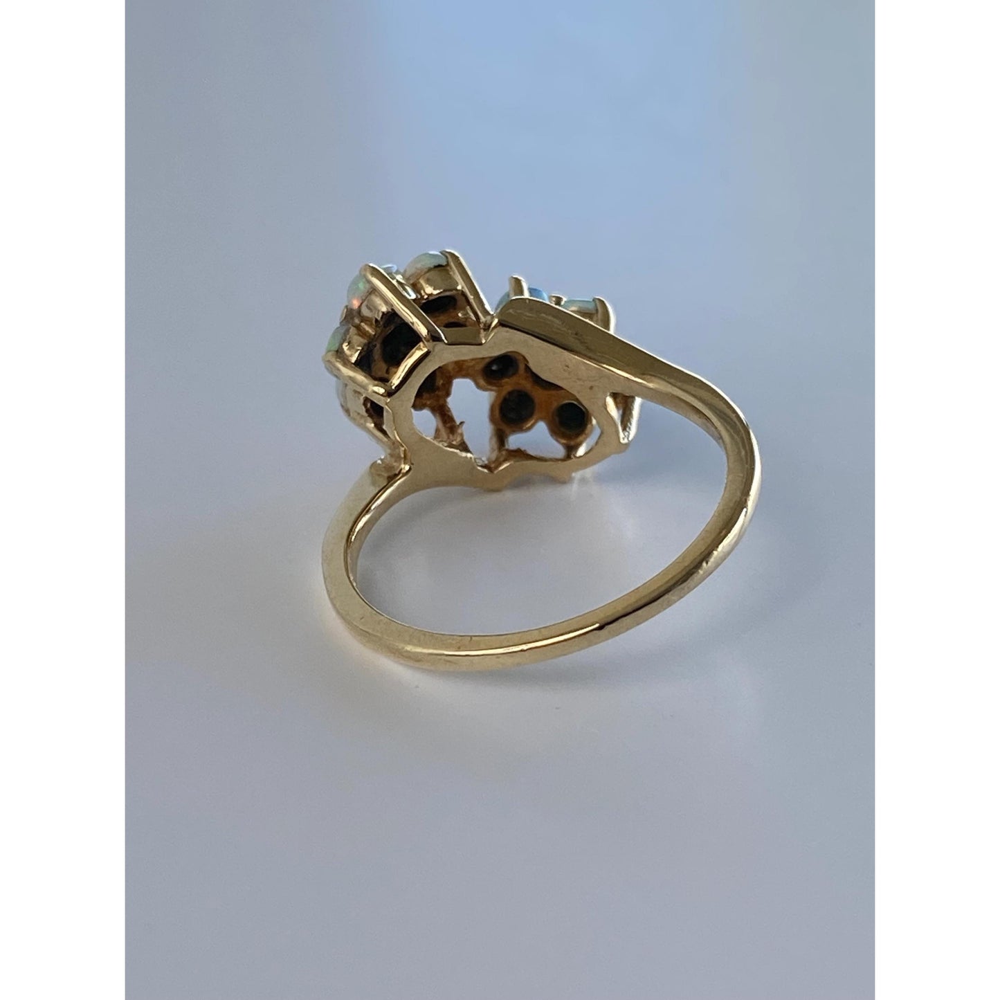Vintage Solid 10k Yellow Gold Opal Flowers Twist Ring - Size 6.75