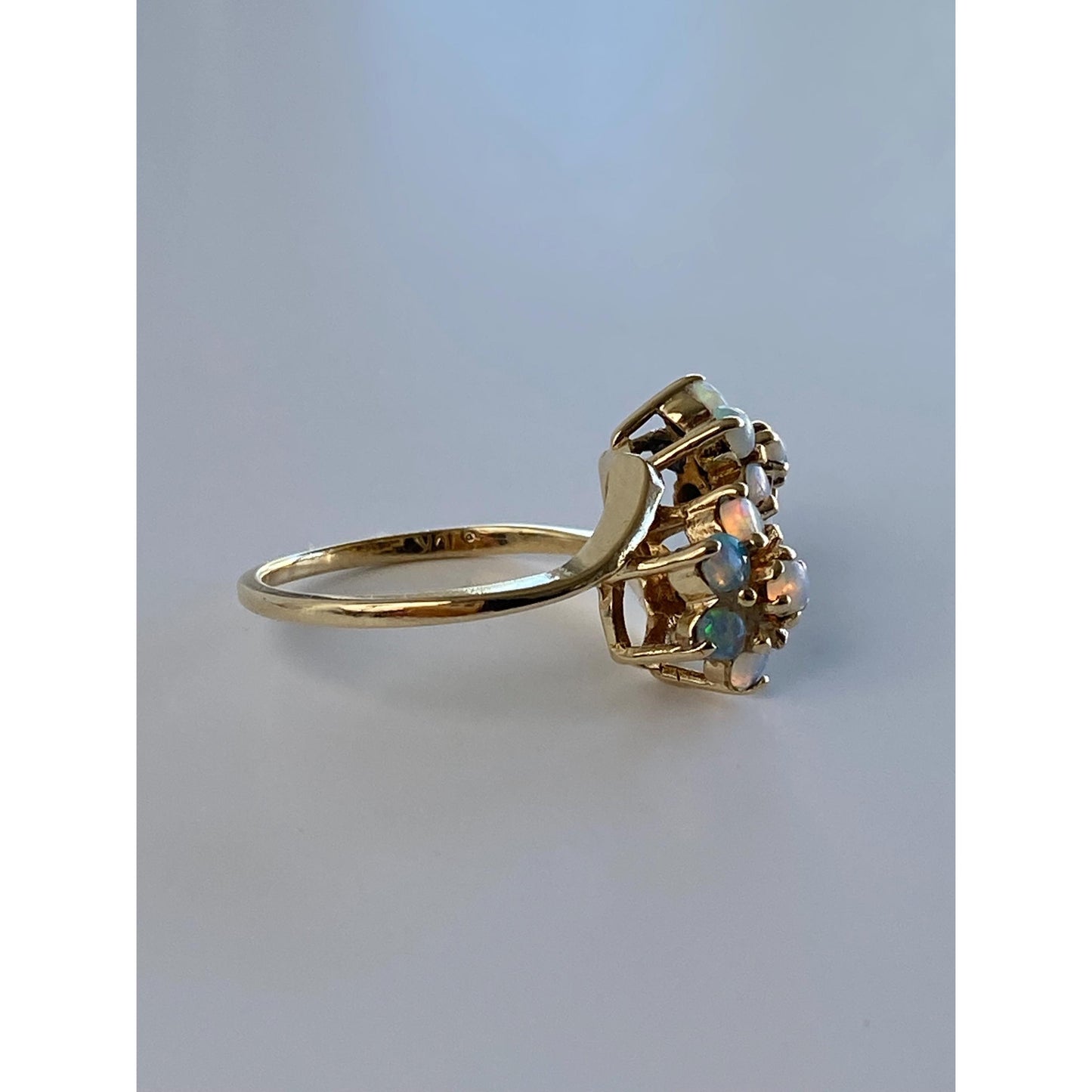 Vintage Solid 10k Yellow Gold Opal Flowers Twist Ring - Size 6.75