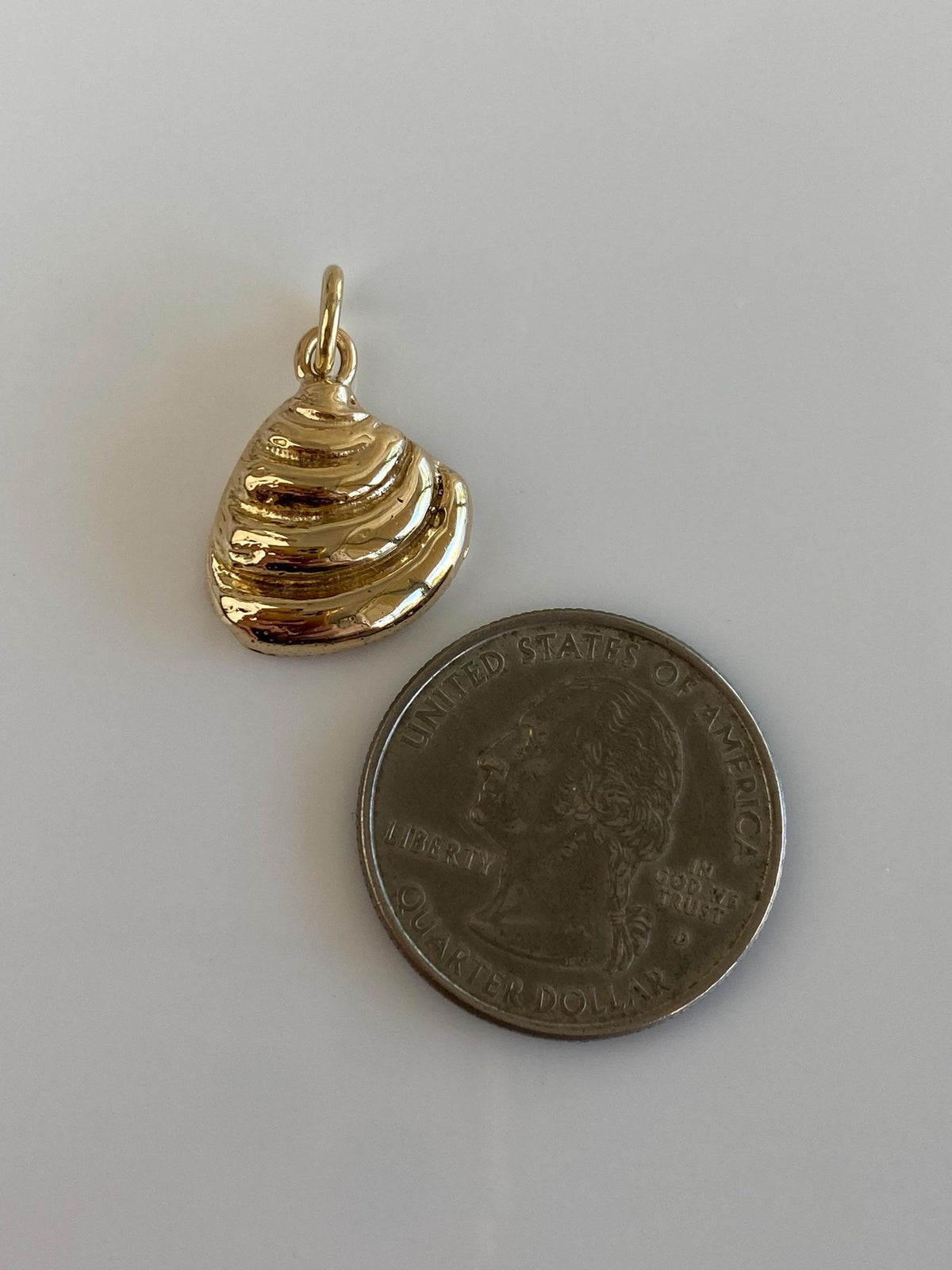 Vintage Solid 14k Yellow Gold Shell Charm