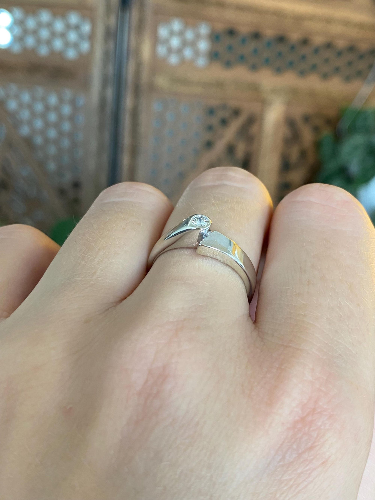 Vintage Solid 14k White Gold Diamond Ring - Size 6.25