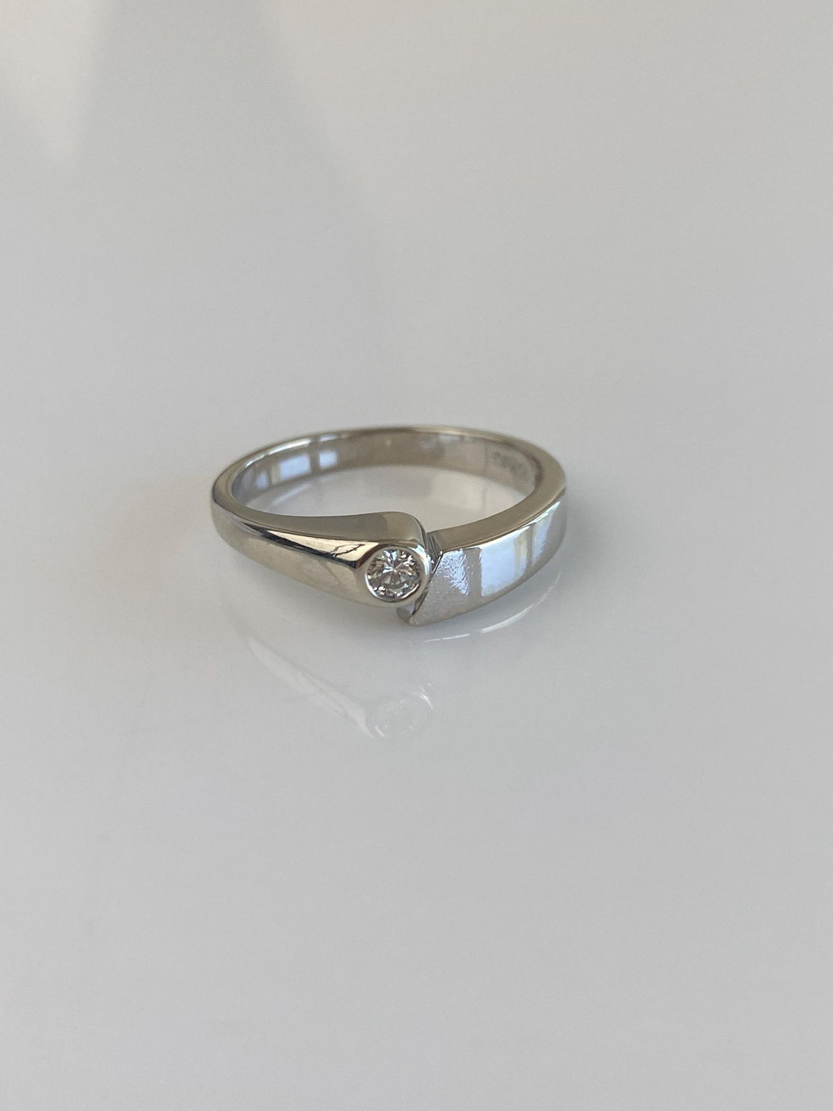 Vintage Solid 14k White Gold Diamond Ring - Size 6.25