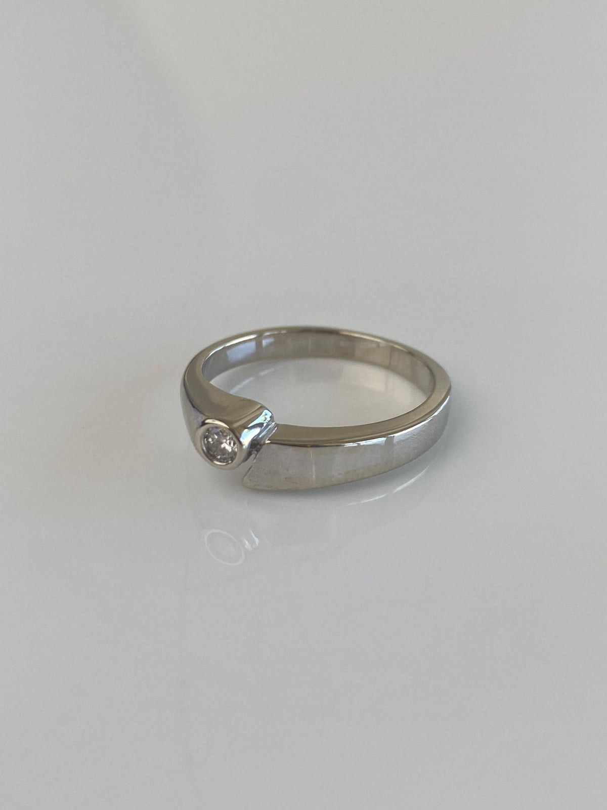 Vintage Solid 14k White Gold Diamond Ring - Size 6.25