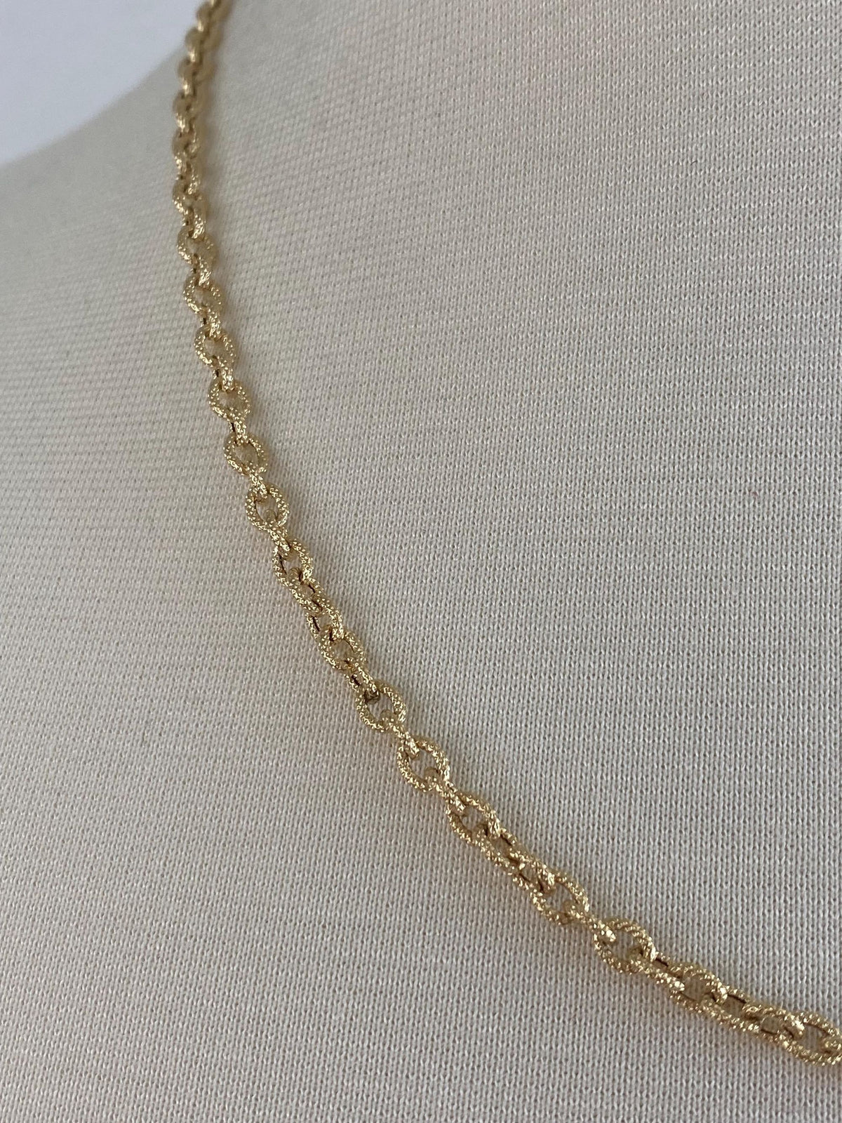 Vintage Solid 18k Yellow Gold Textured Cable Link Chain Necklace - 20 inches