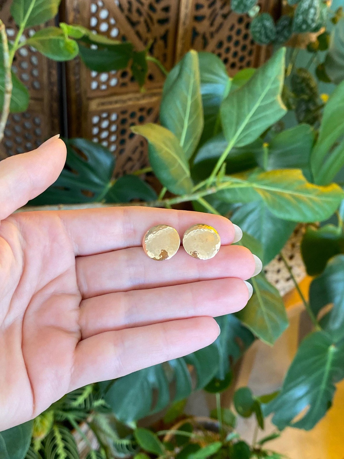 Vintage Solid 14k Yellow Gold Hammered Texture Circle Stud Earrings