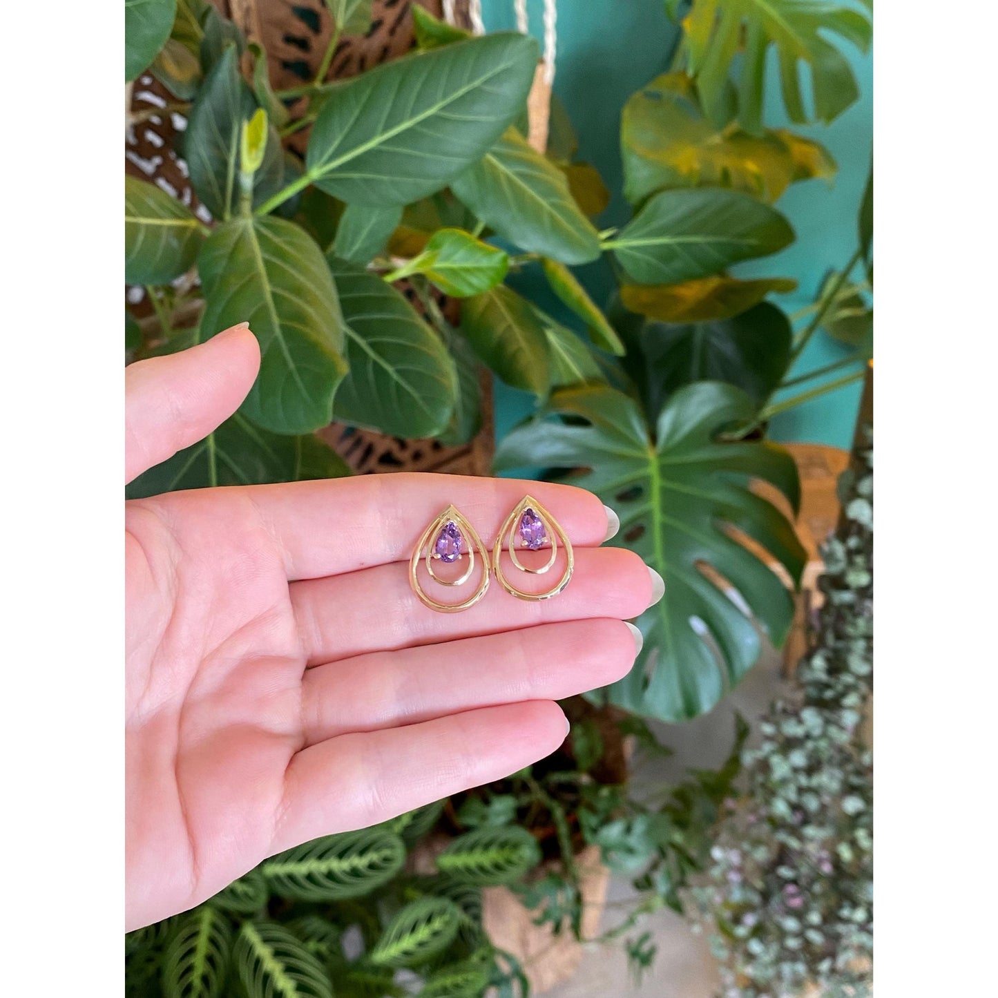 Vintage Solid 14k Yellow Gold Amethyst Teardrop Stud Earrings