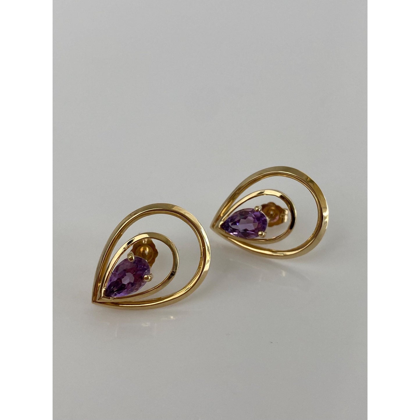 Vintage Solid 14k Yellow Gold Amethyst Teardrop Stud Earrings