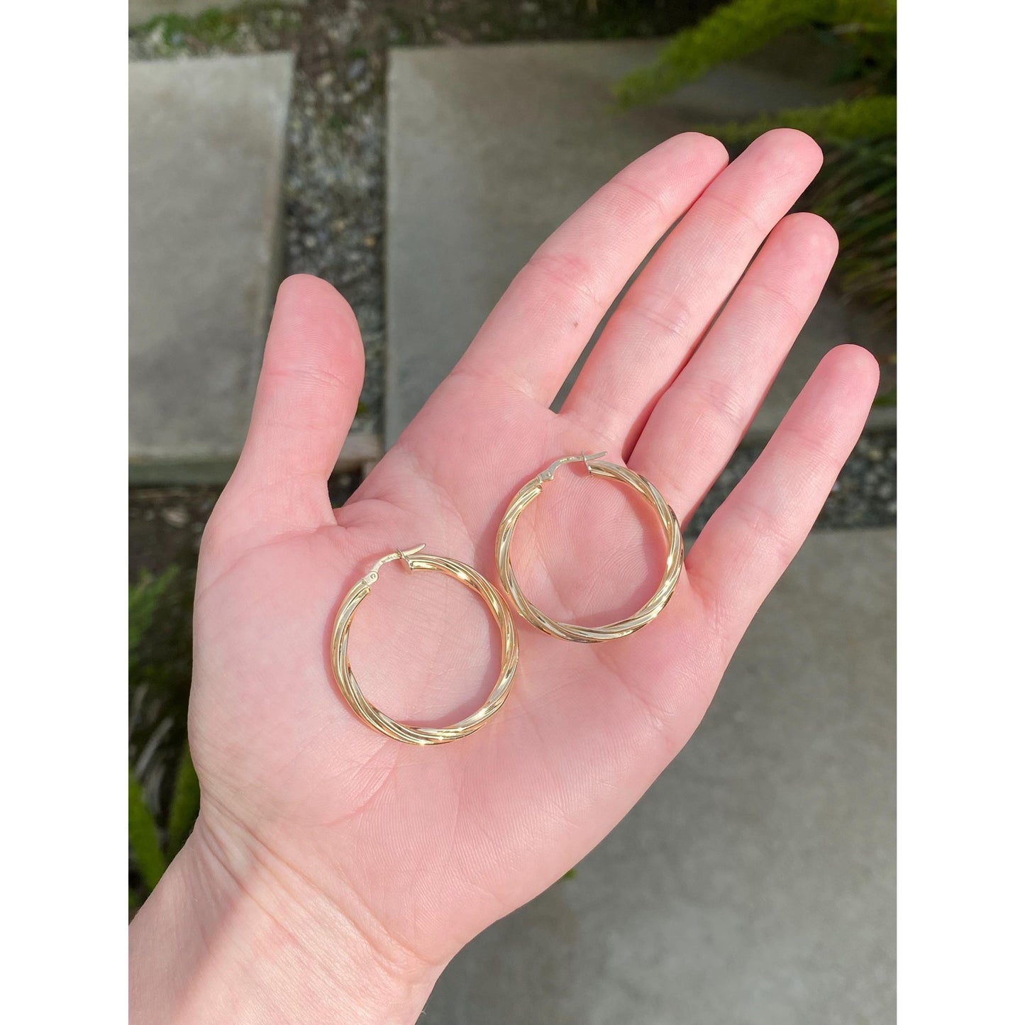 Vintage 18k Yellow Gold Twisted Hoop Earrings