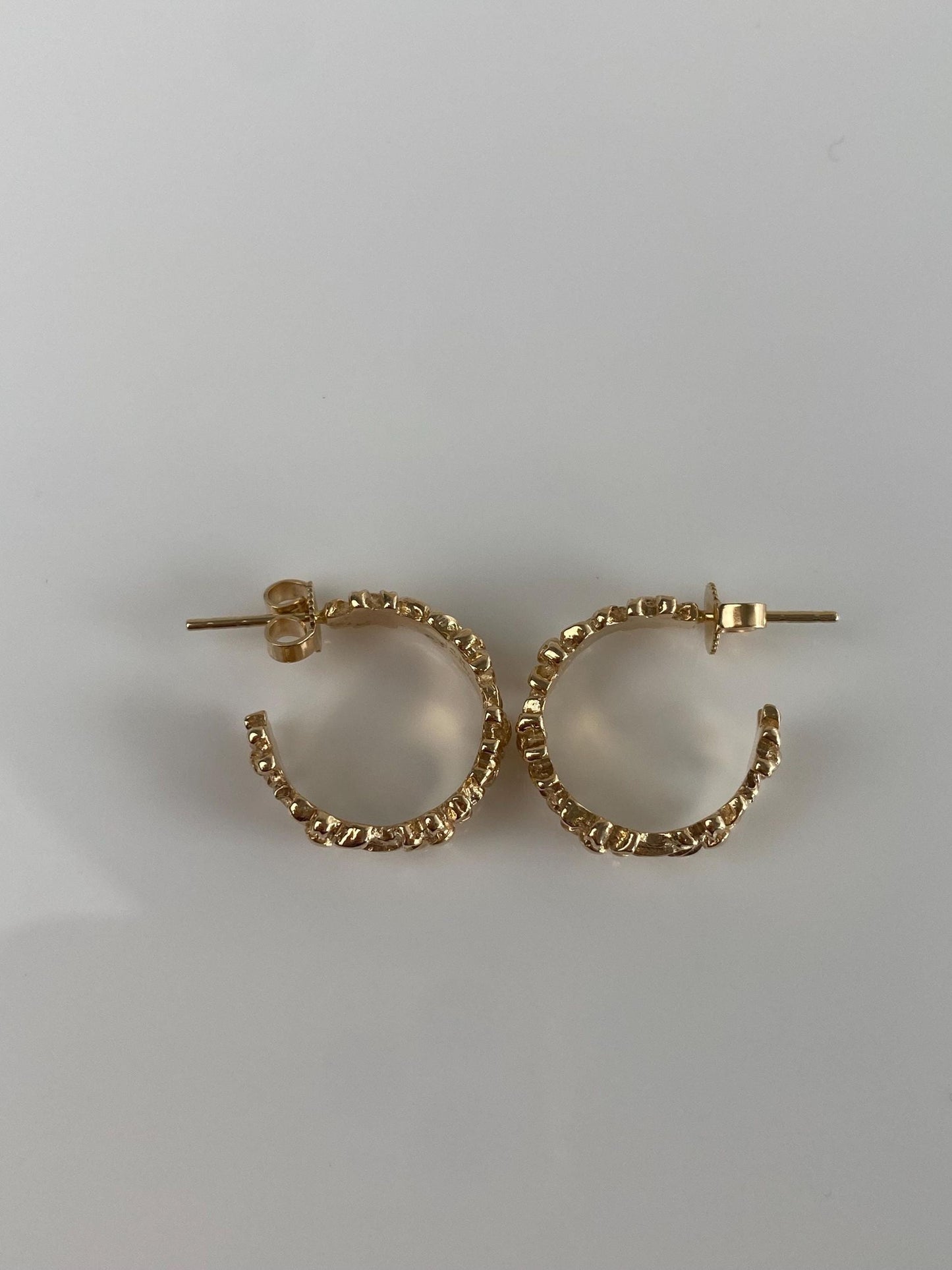 Vintage Solid 14k Yellow Gold Floral Hoop Earrings