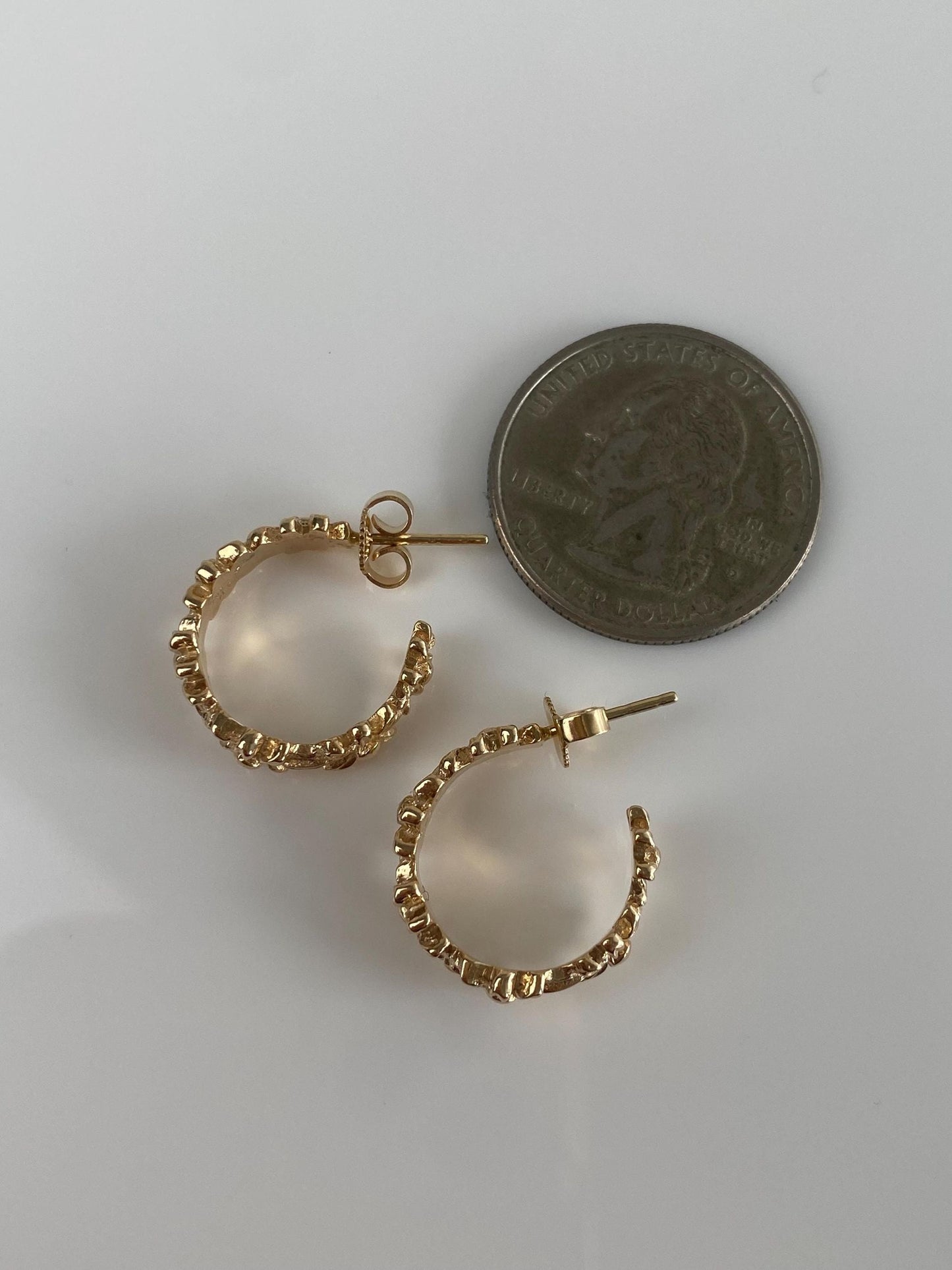 Vintage Solid 14k Yellow Gold Floral Hoop Earrings