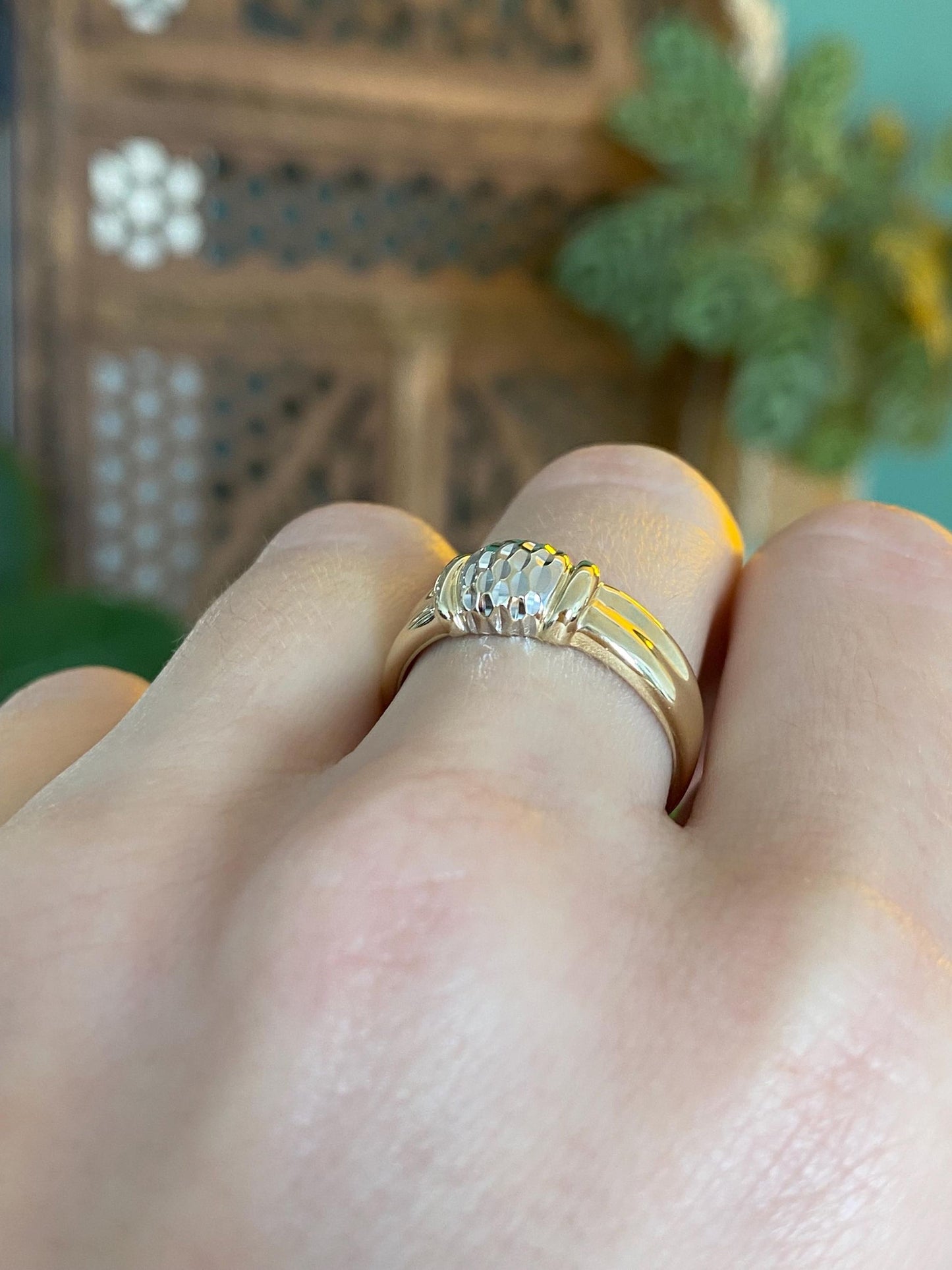 Vintage Solid 14k White & Yellow Gold Diamond Cut Ring Band - Size 7.75