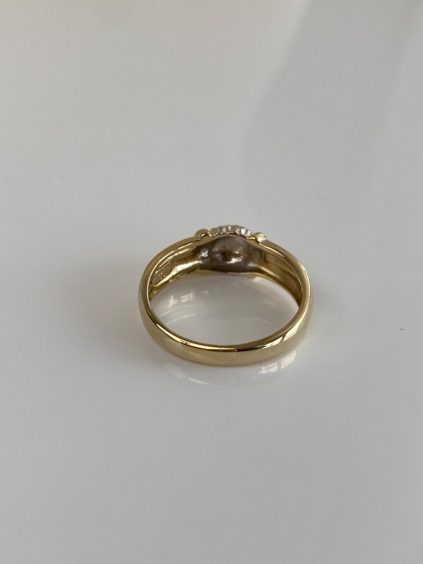 Vintage Solid 14k White & Yellow Gold Diamond Cut Ring Band - Size 7.75