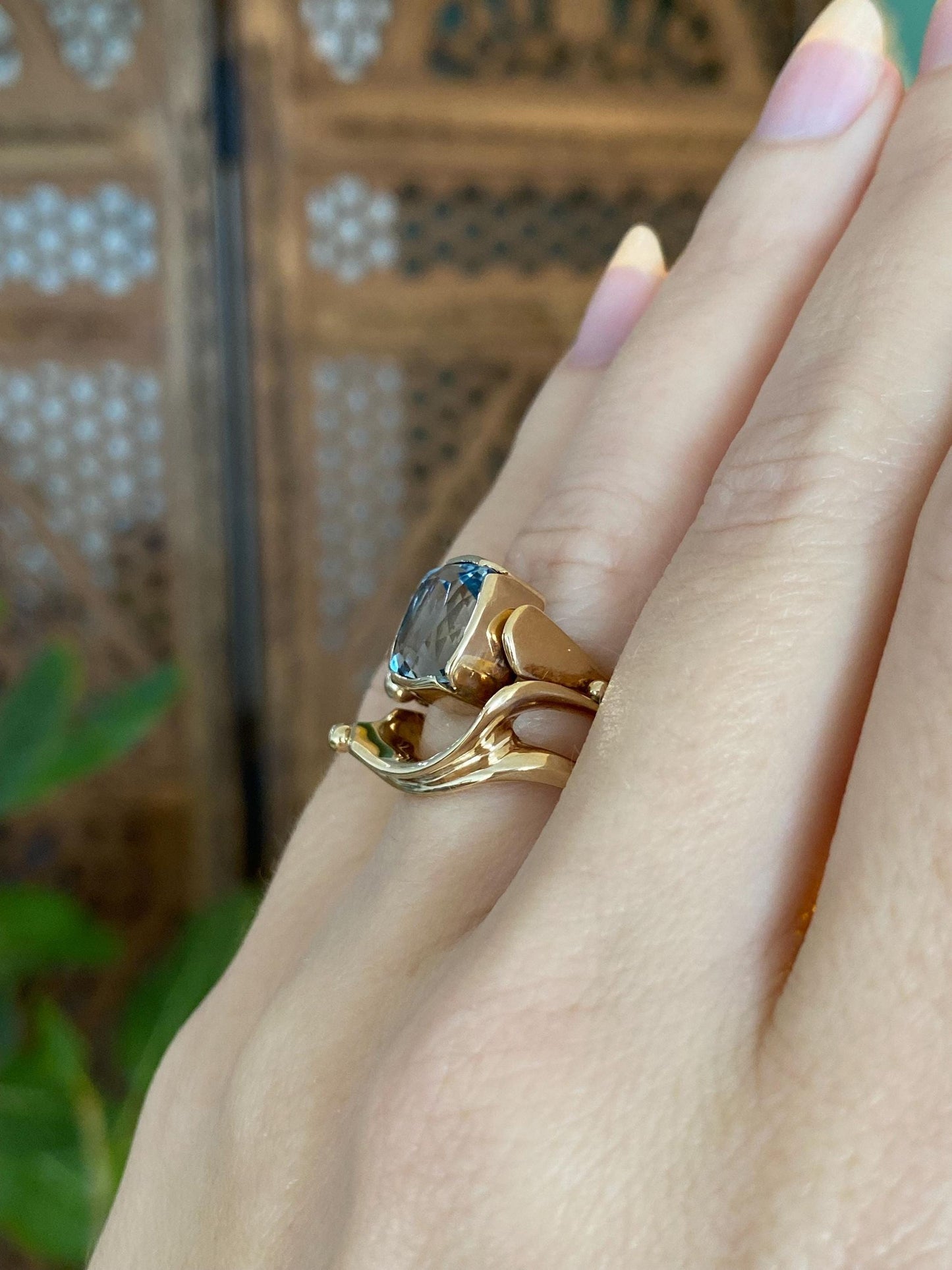 Vintage Solid 14k Yellow Gold Aquamarine Fancy Ring Band - Size 3.5
