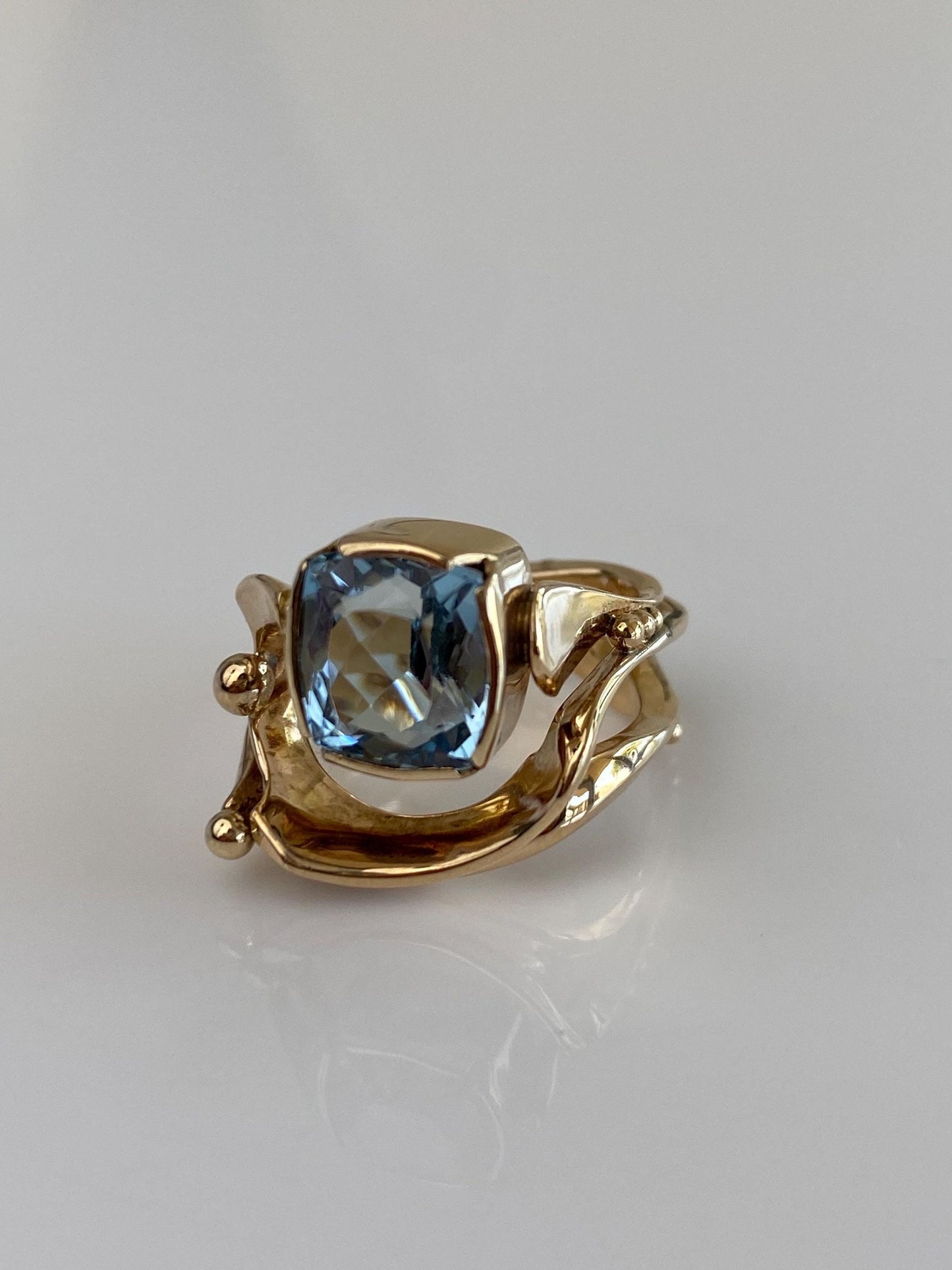 Vintage Solid 14k Yellow Gold Aquamarine Fancy Ring Band - Size 3.5