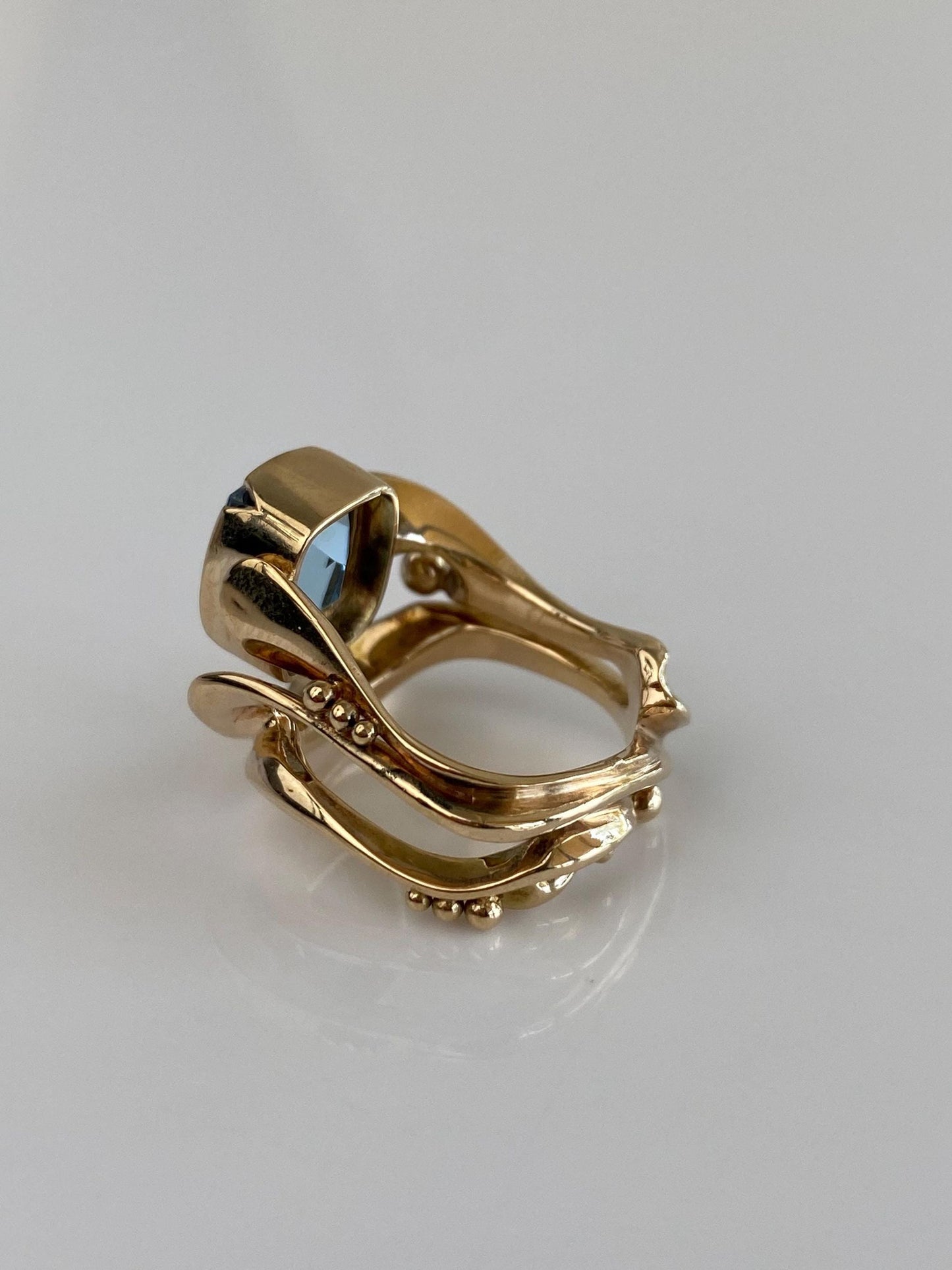 Vintage Solid 14k Yellow Gold Aquamarine Fancy Ring Band - Size 3.5