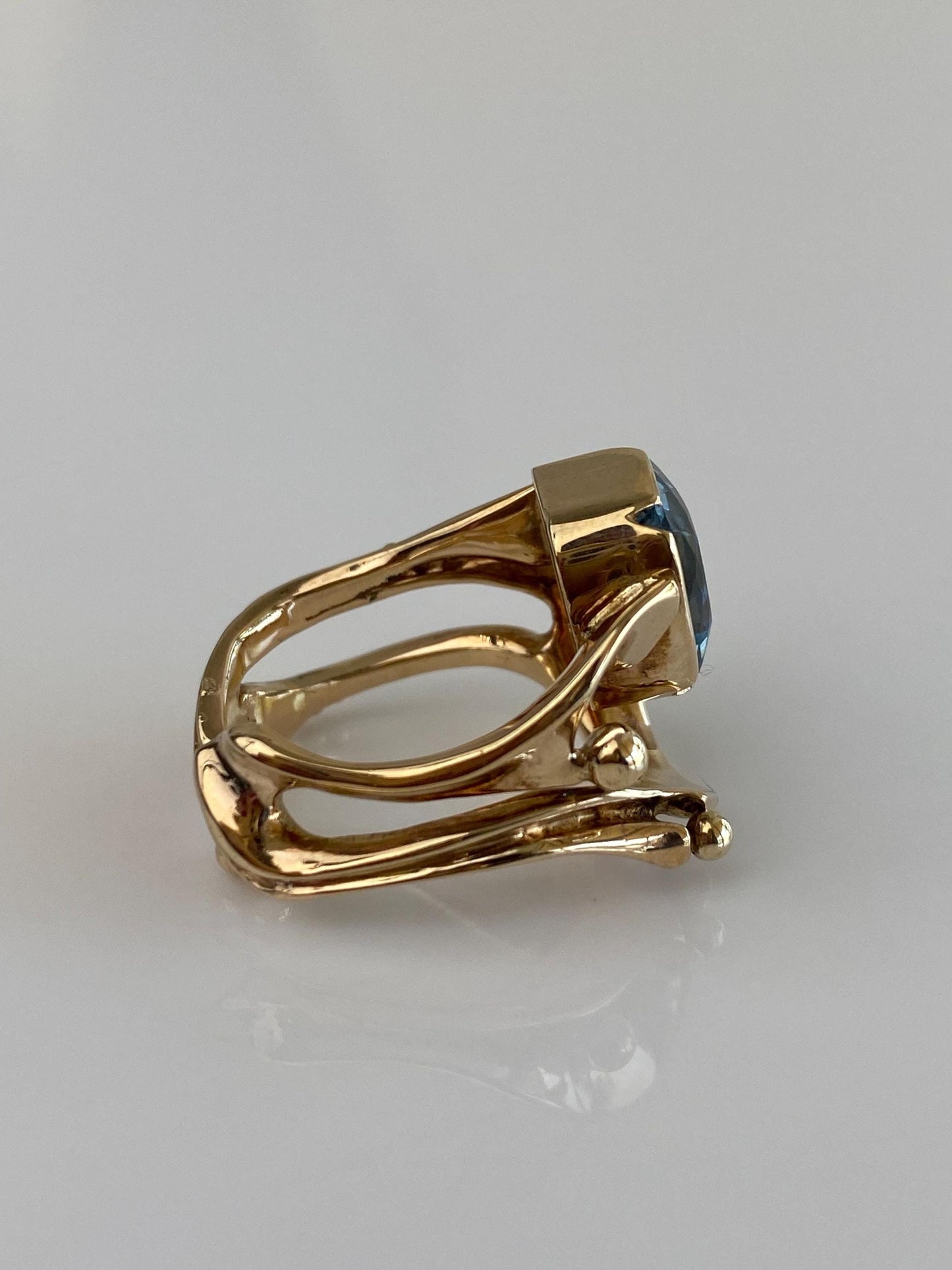 Vintage Solid 14k Yellow Gold Aquamarine Fancy Ring Band - Size 3.5