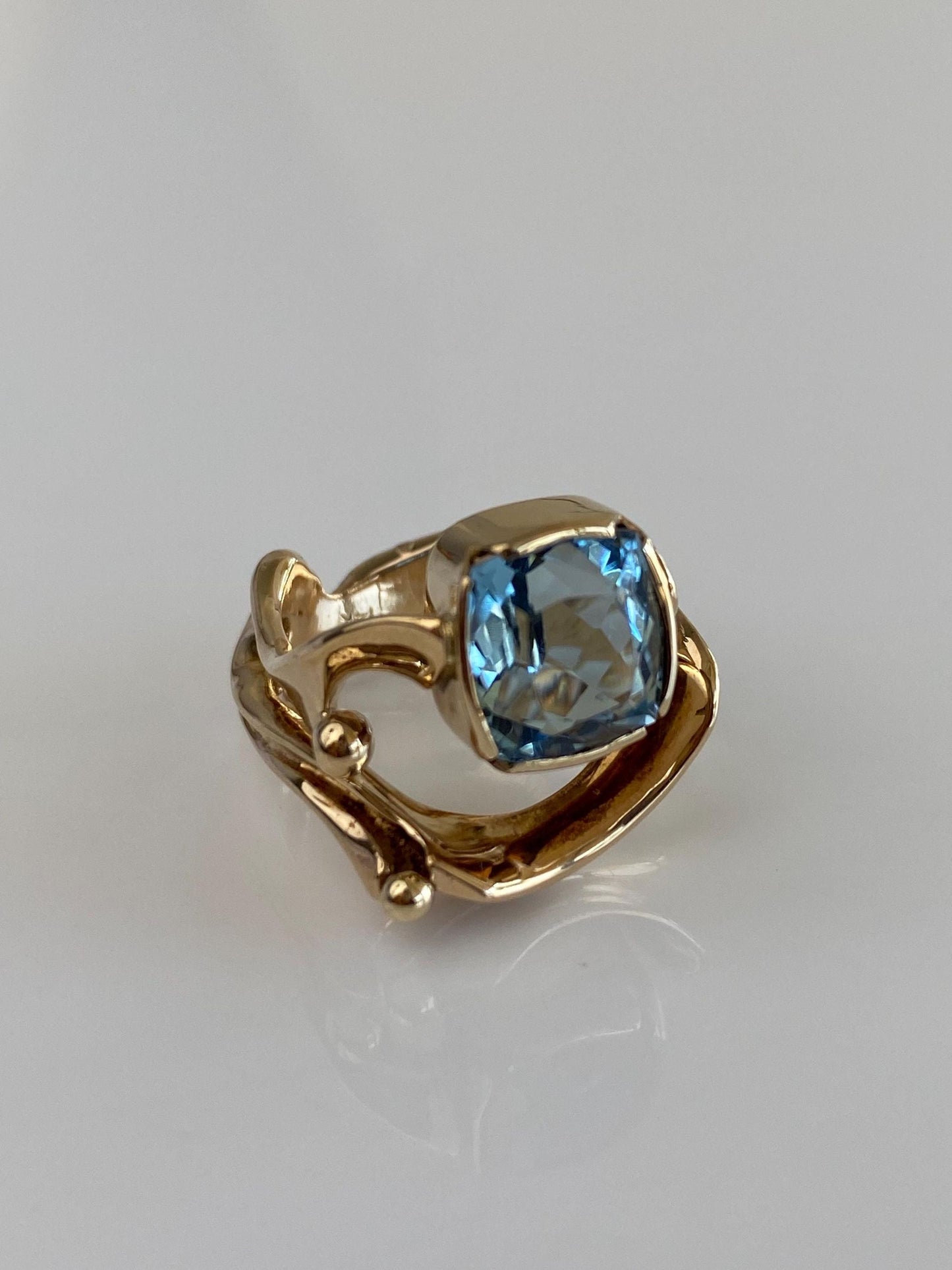 Vintage Solid 14k Yellow Gold Aquamarine Fancy Ring Band - Size 3.5