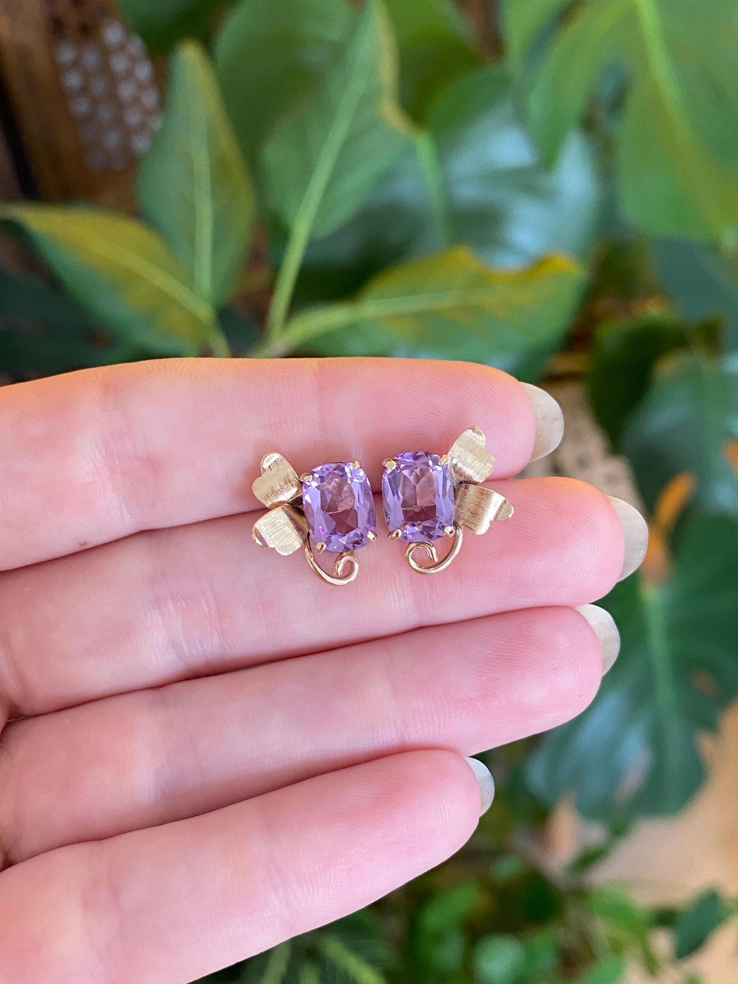 Vintage Solid 14k Yellow Gold Amethyst Leaves Stud Earrings