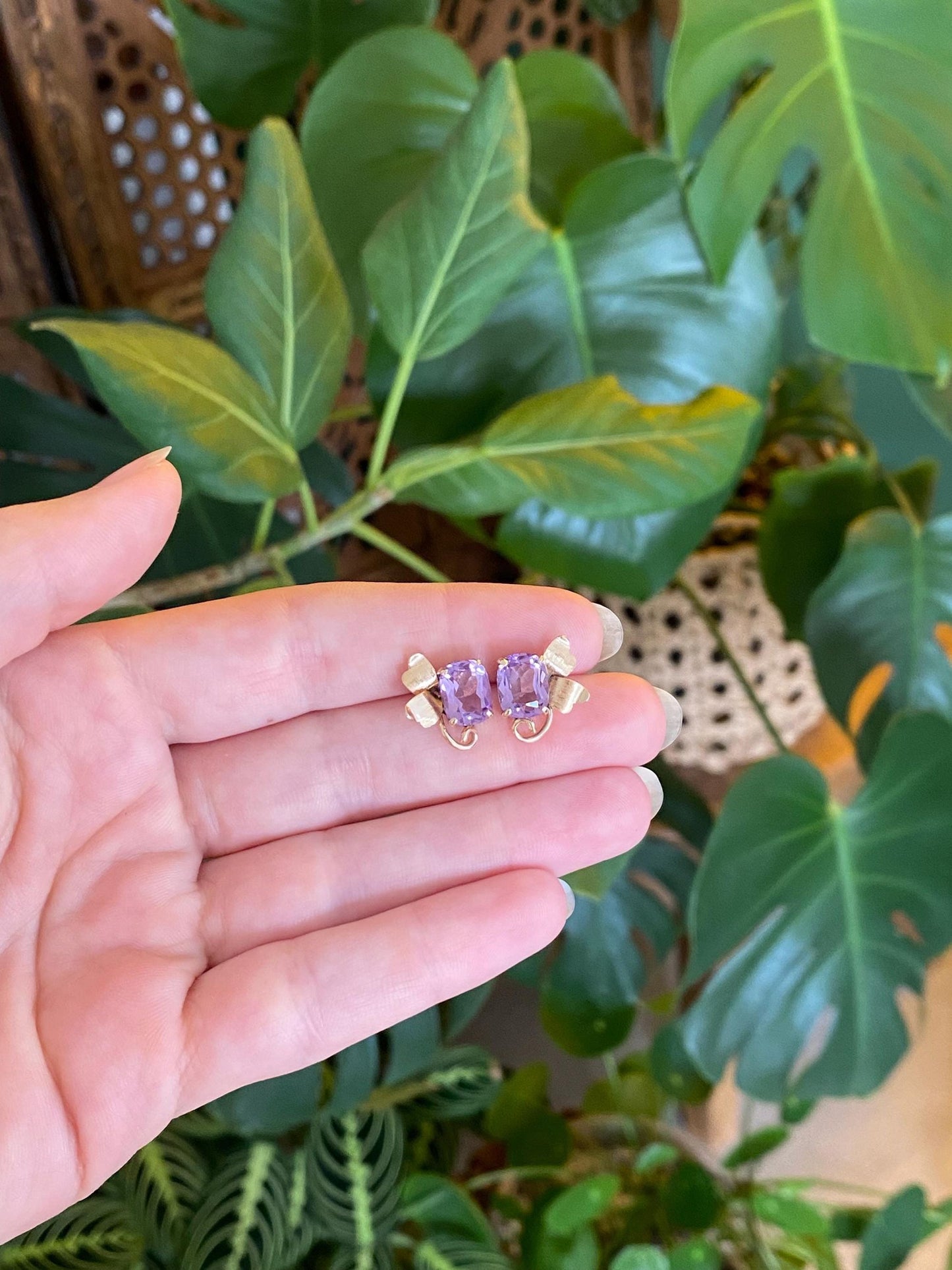 Vintage Solid 14k Yellow Gold Amethyst Leaves Stud Earrings