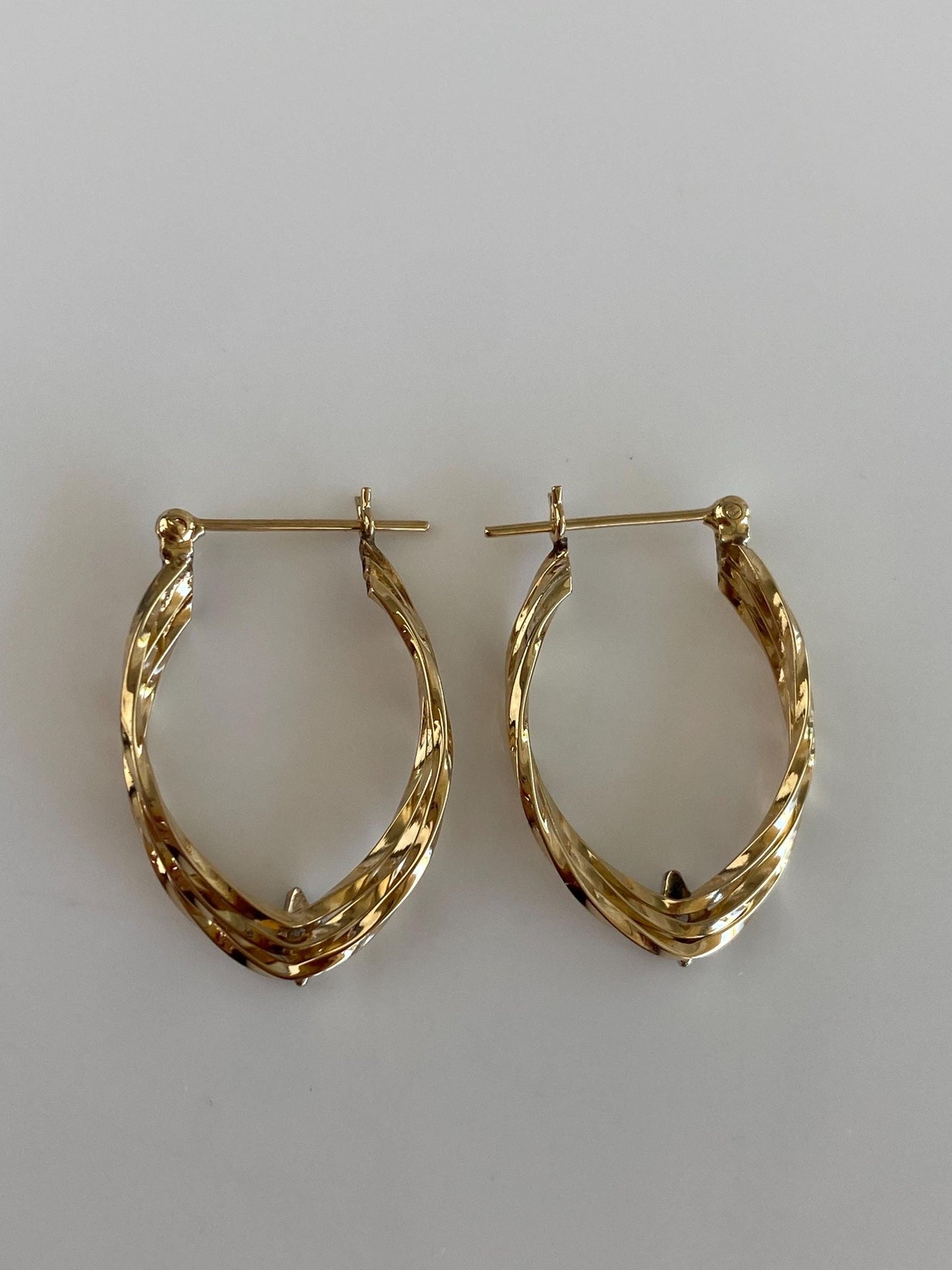 Vintage 14k White & Yellow Gold Diamond Twist Chevron Hoop Earrings