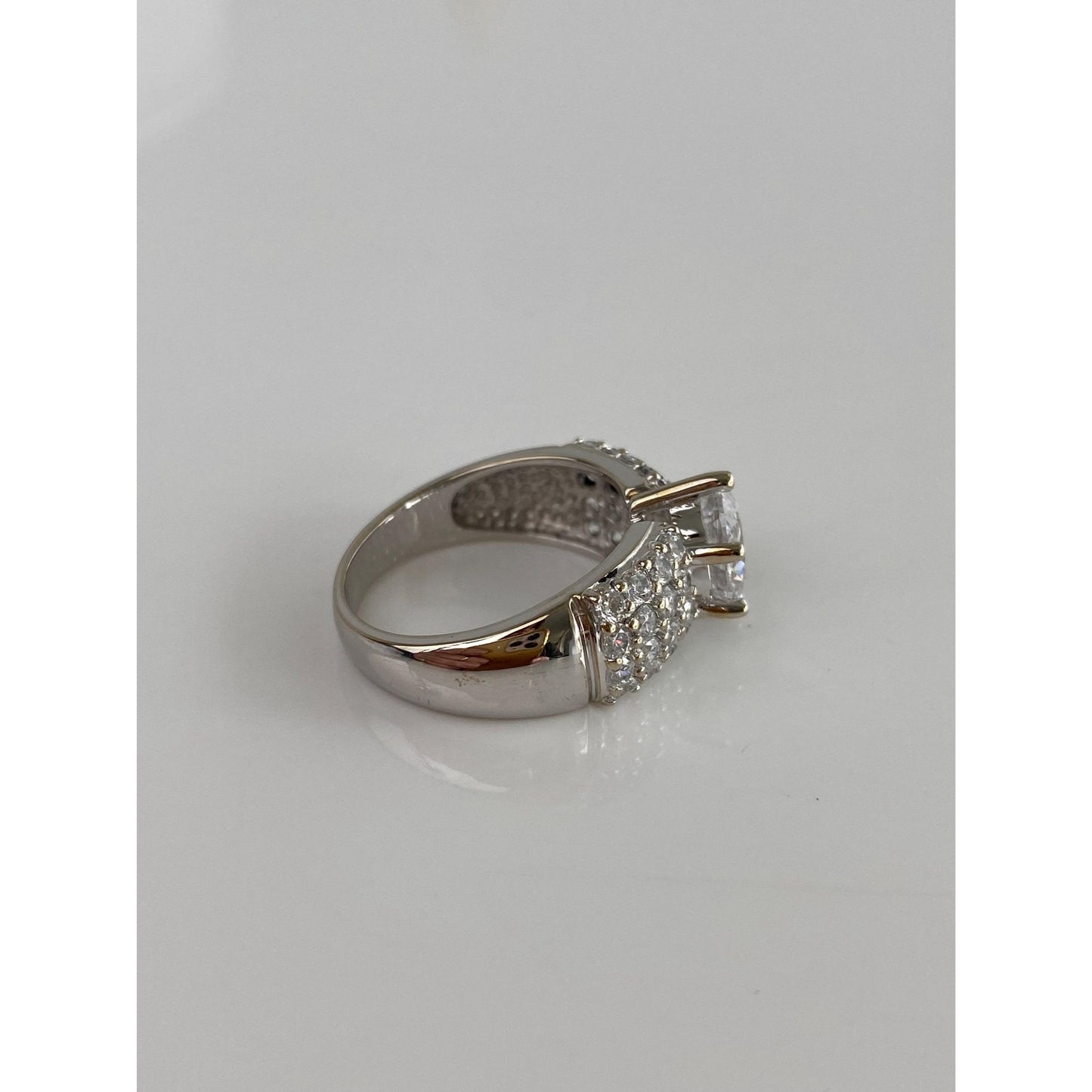 Solid 14k White Gold Cubic Zirconia Ring - Size 6.75