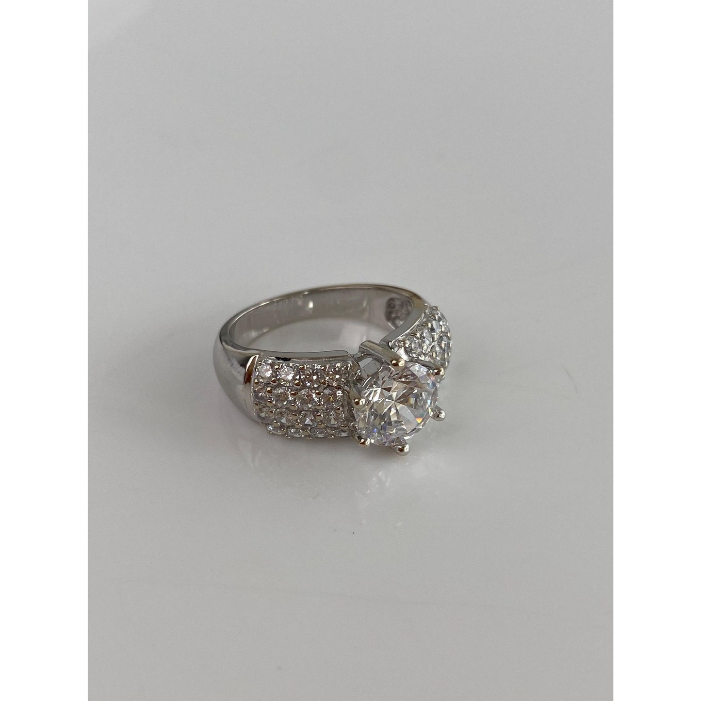 Solid 14k White Gold Cubic Zirconia Ring - Size 6.75