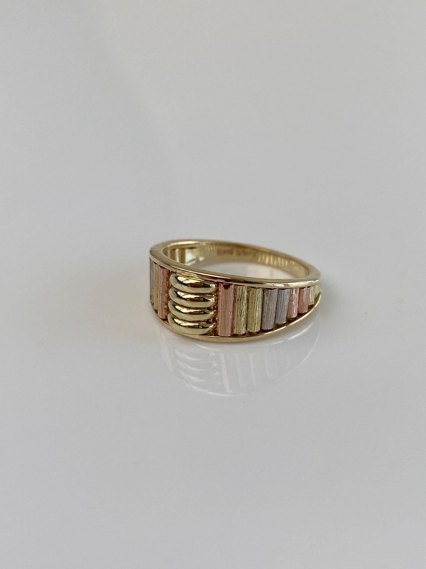 Vintage Solid 14k Tri Tone Gold Mesh Ring Band - Size 5.25