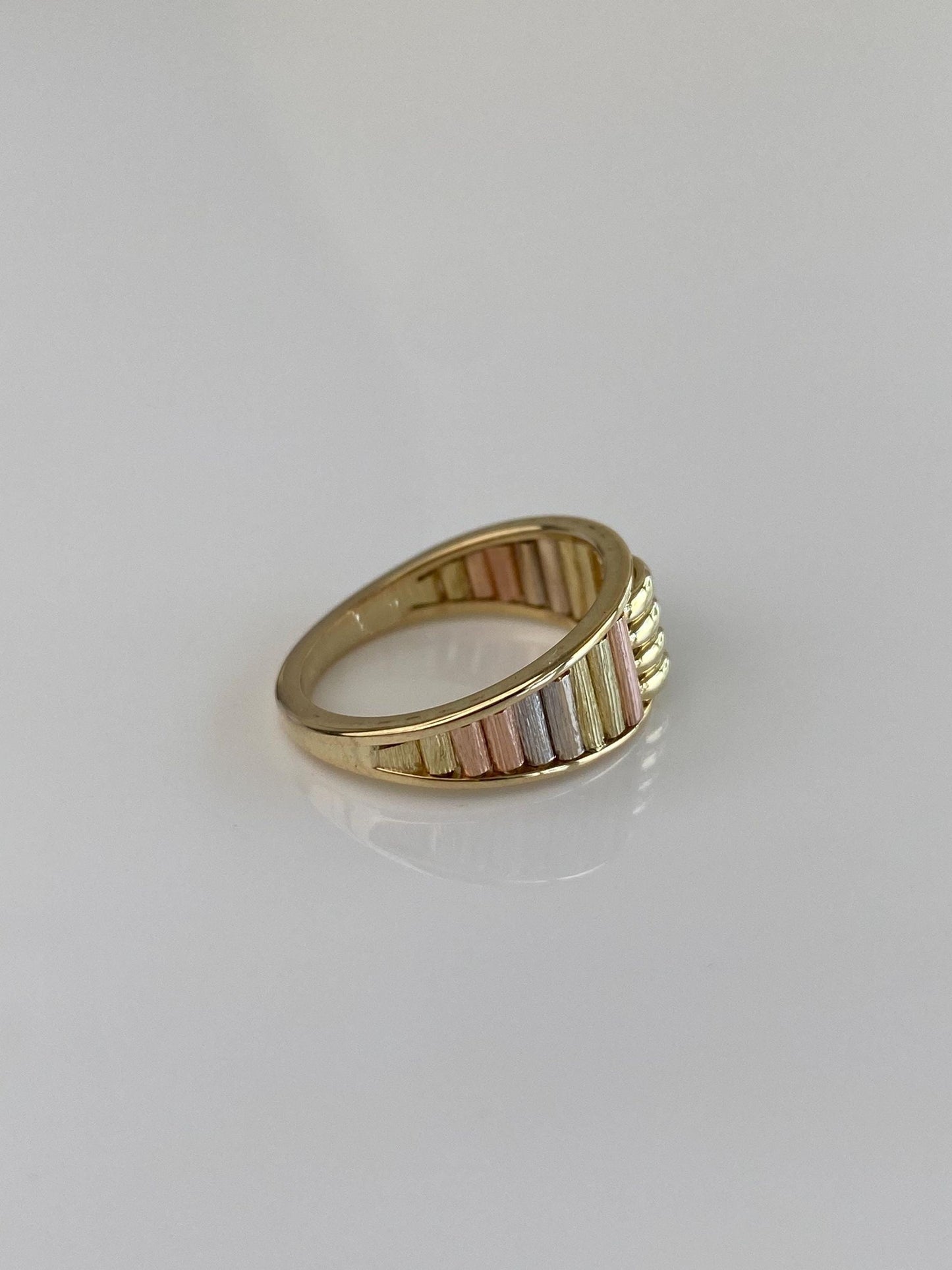 Vintage Solid 14k Tri Tone Gold Mesh Ring Band - Size 5.25
