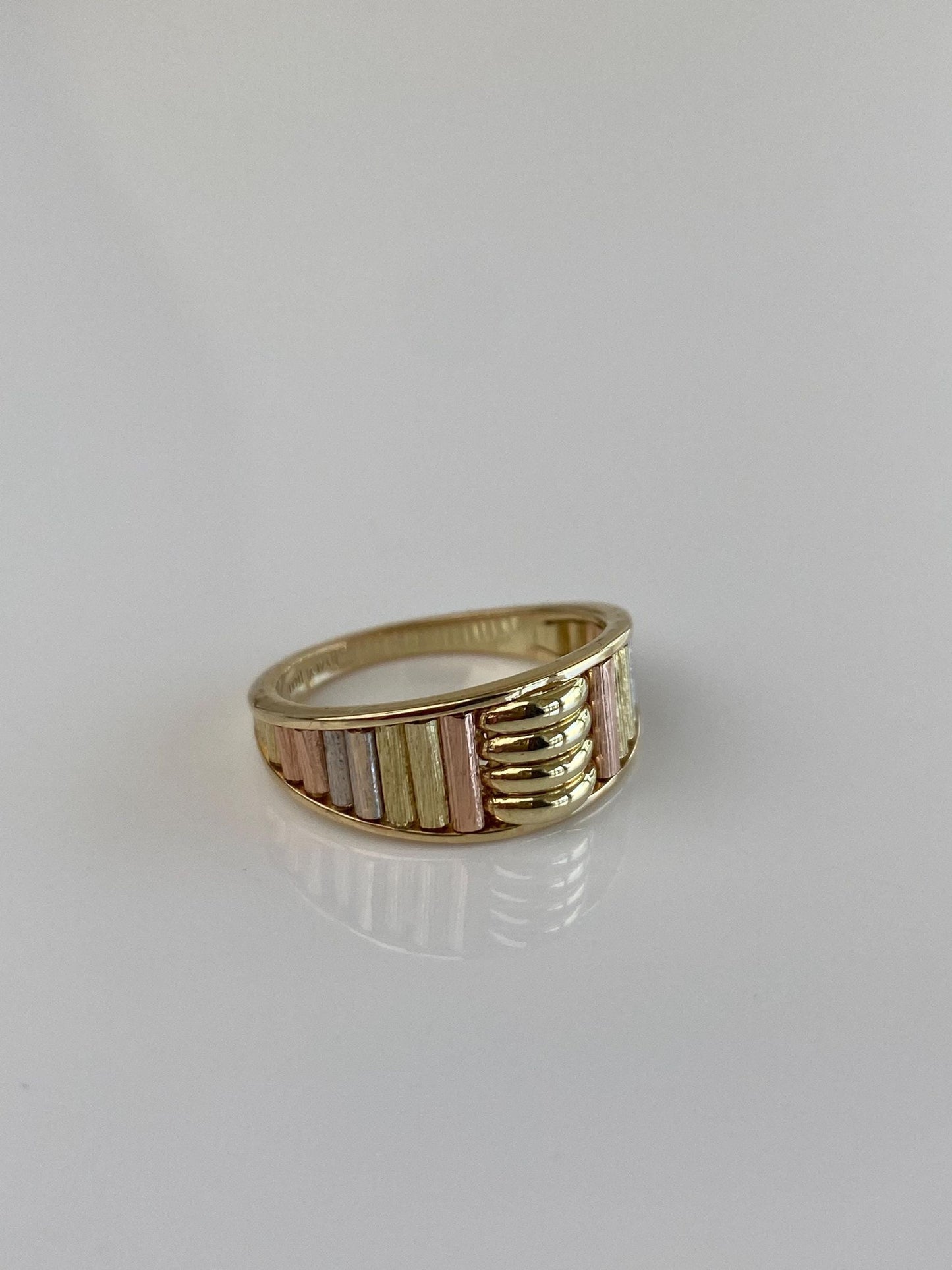 Vintage Solid 14k Tri Tone Gold Mesh Ring Band - Size 5.25