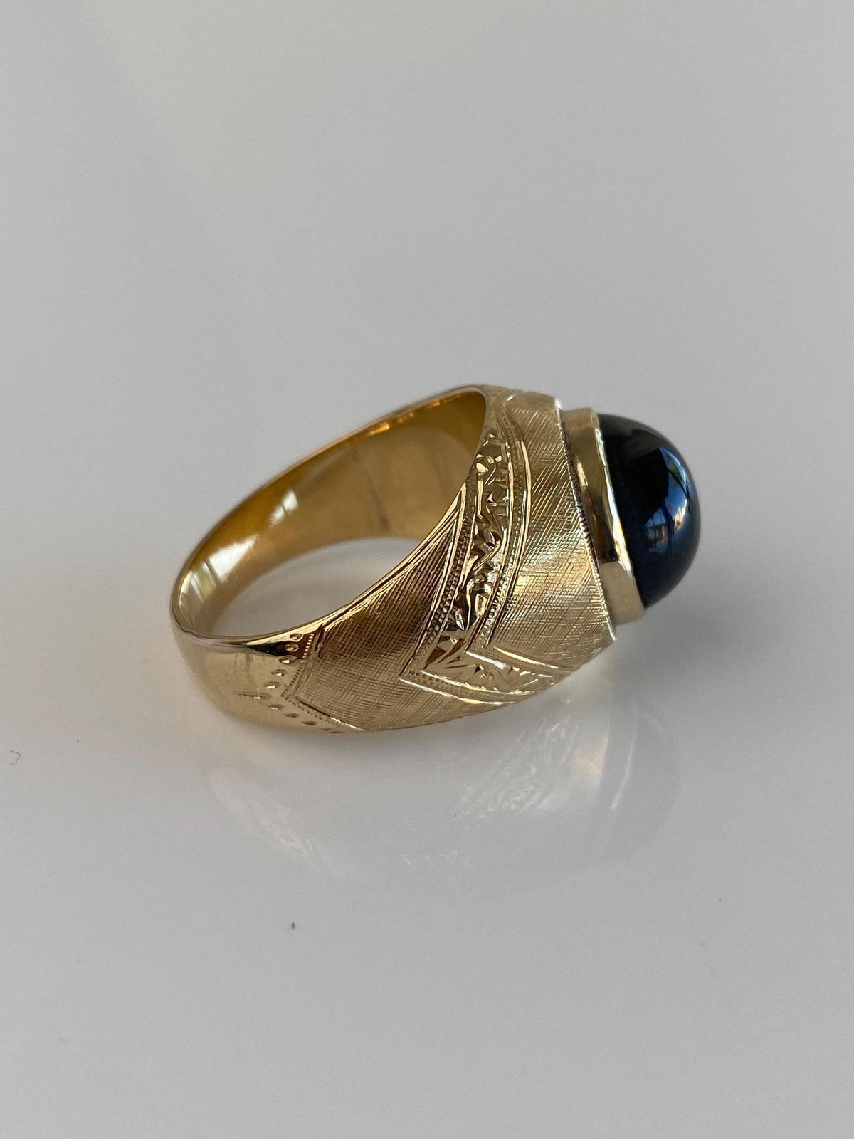 Vintage Solid 10k Yellow Gold Star Sapphire Designed Signet Ring - Size 10
