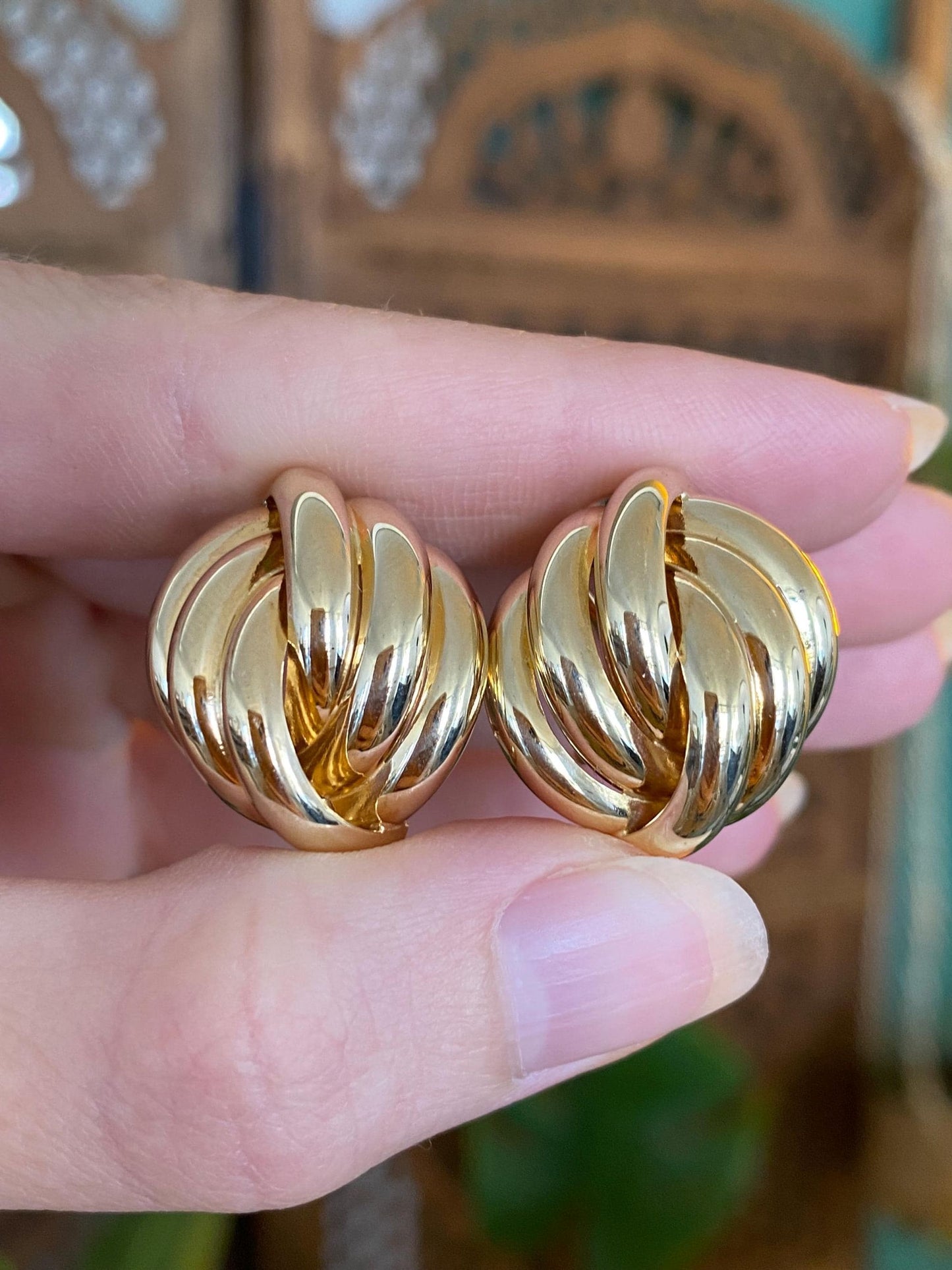 Vintage 14k Yellow Gold Large Knot Style Stud Earrings