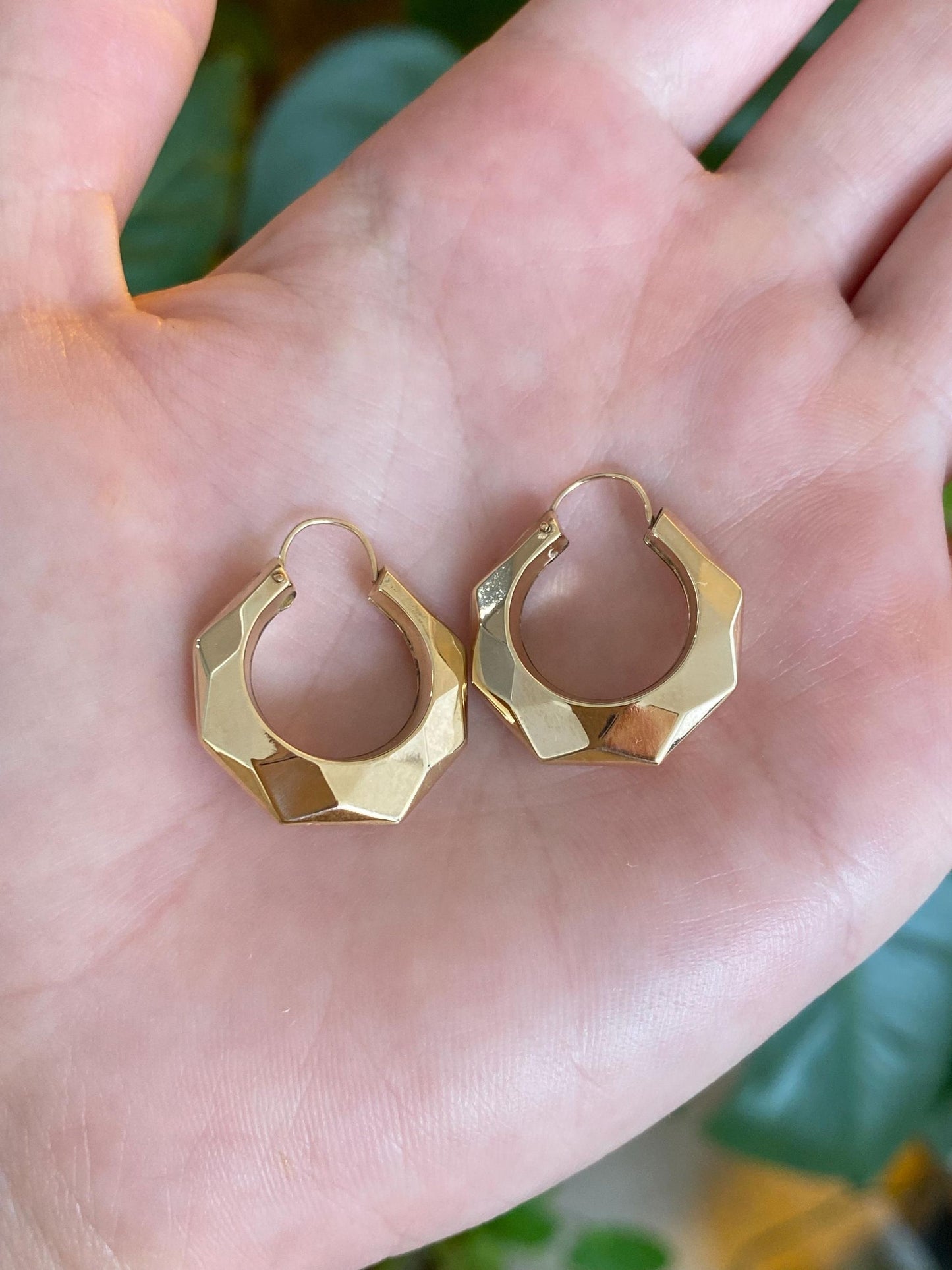 Vintage 10k Yellow Gold Faceted Hoop Earrings