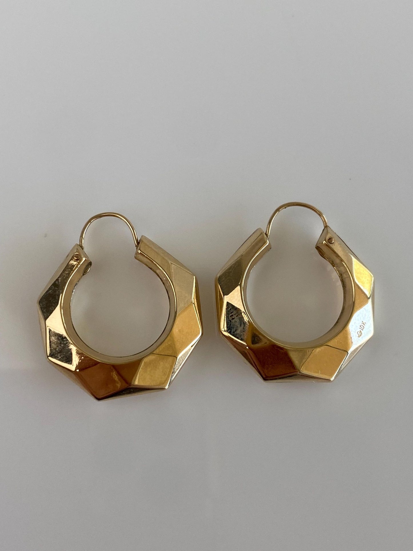 Vintage 10k Yellow Gold Faceted Hoop Earrings